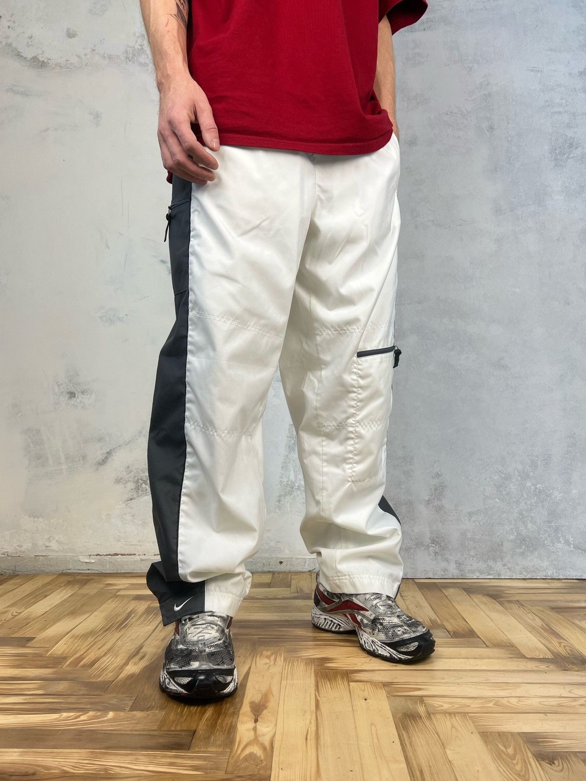 Vintage Vintage Nike Jogger Pants Size M - L Size US 32 / EU 48 - 1 Thumbnail