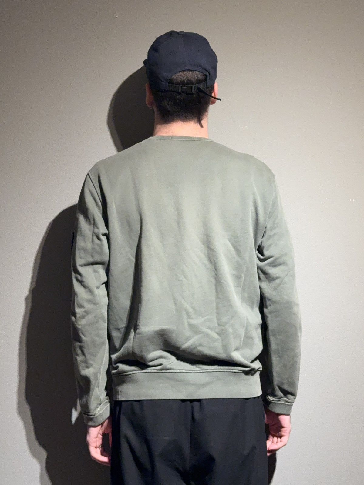Stone Island Stone Island sweater khaki green with front pocket Size US L / EU 52-54 / 3 - 4 Thumbnail