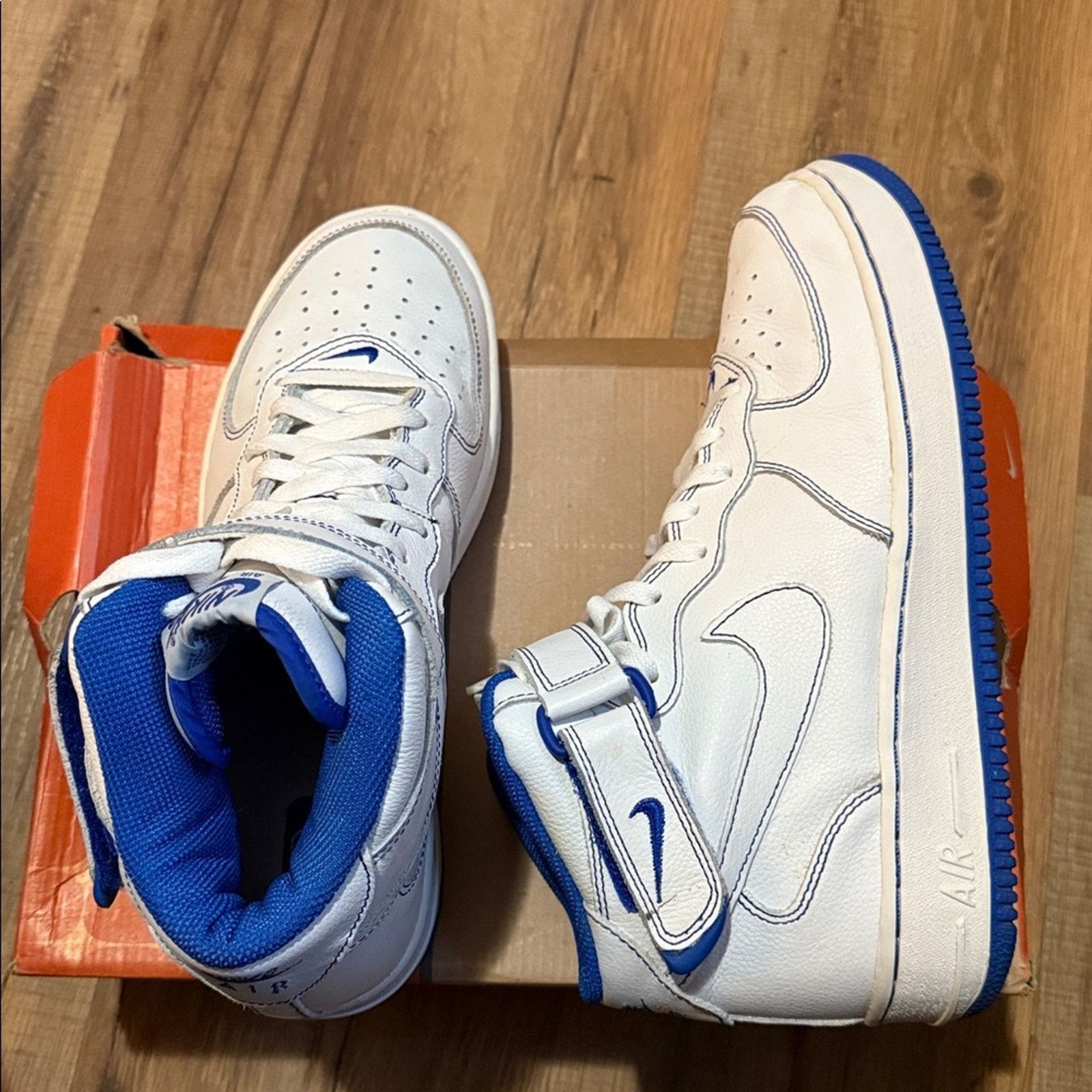 Nike 2002 Nike Air Force 1 Contrast Stitch White White Royal Blue Size US 10 / EU 43 - 6 Thumbnail