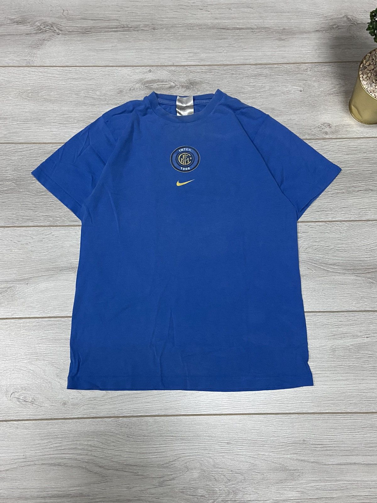 Nike Nike Inter vintage centr swoosh logo football t-shirt Size US S / EU 44-46 / 1 - 3 Thumbnail