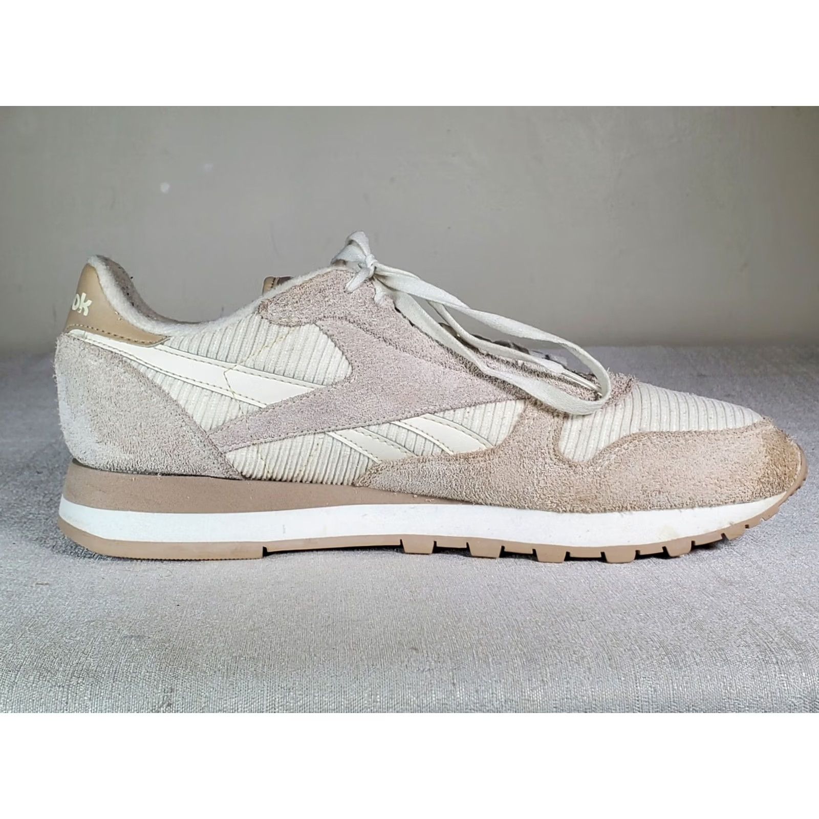 Reebok Reebok Classic Leather Trainers Suede Chalk Beige Men 8 Casual Running Sneakers Low Top Leather Textile Suede Black? Size US 8 / EU 41 - 4 Thumbnail