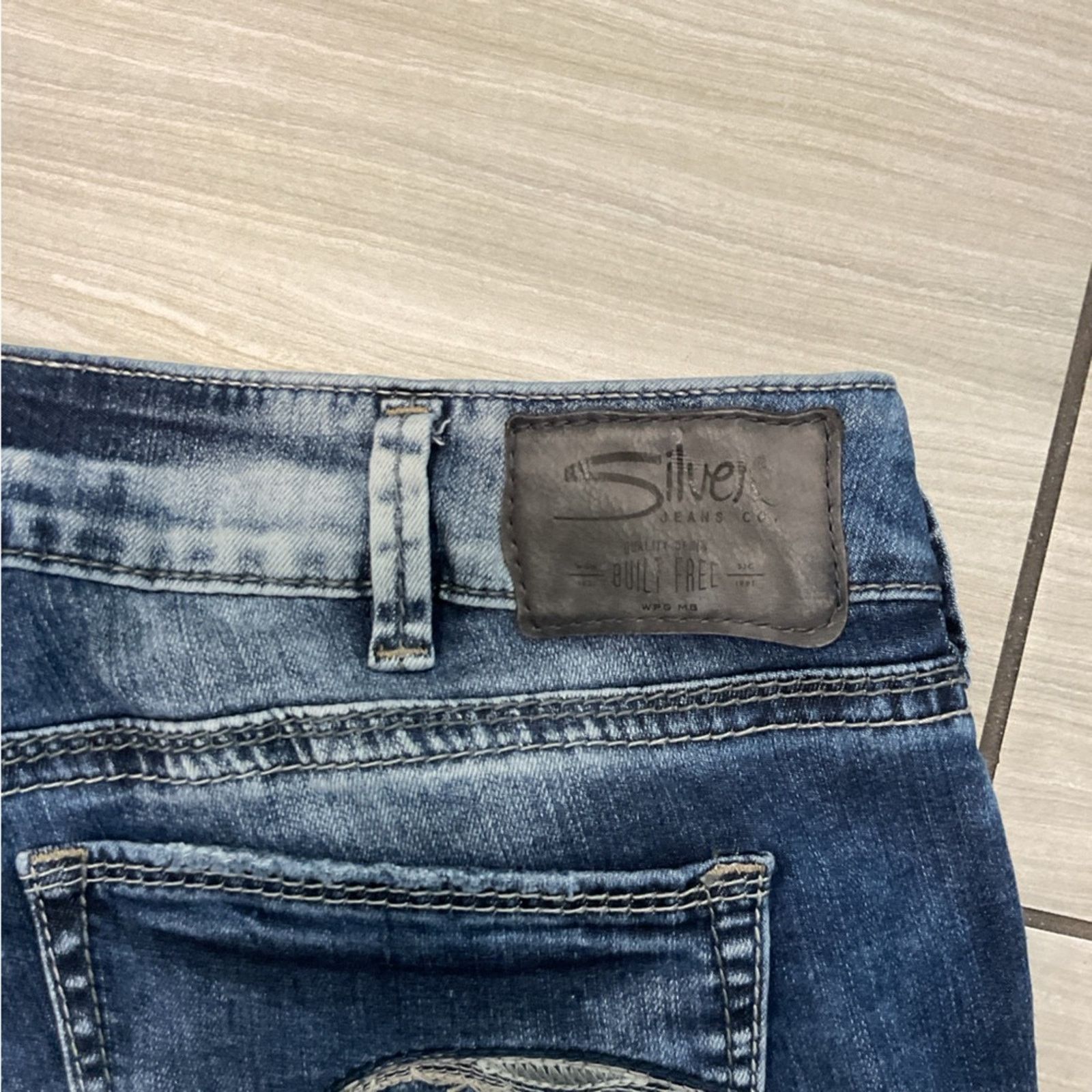 Silver Jeans Co. Women’s Silver Jean Shorts Blue Wash Size 32" / US 10 / IT 46 - 3 Thumbnail