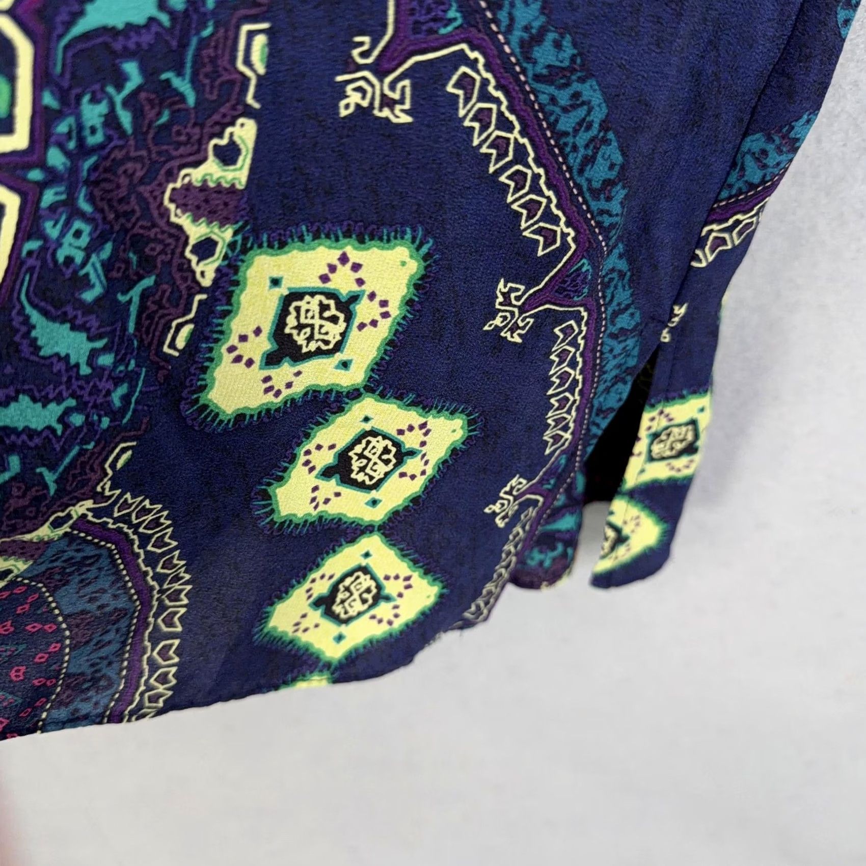 Vintage Maeve Dress Ws Small Blue Geometric Medallion Silk V Neck Shift Short Cap Sleeve Casual Size 28" / US 6 / IT 42 - 4 Thumbnail