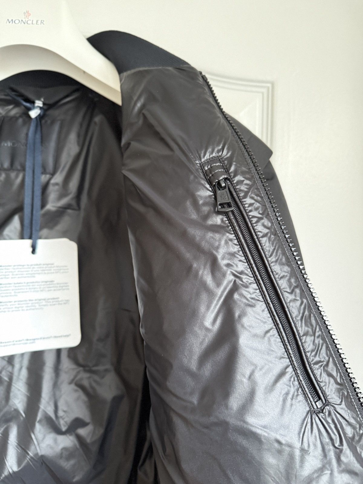 Moncler Moncler Taku Down Jacket - Zip-off sleeves BLK/Size L,3 Size US L / EU 52-54 / 3 - 8 Thumbnail