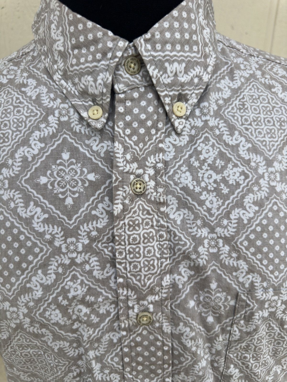 Reyn Spooner Reyn Spooner Classic Fit Beige Hawaiian Print Men's XL Size US XL / EU 56 / 4 - 3 Thumbnail