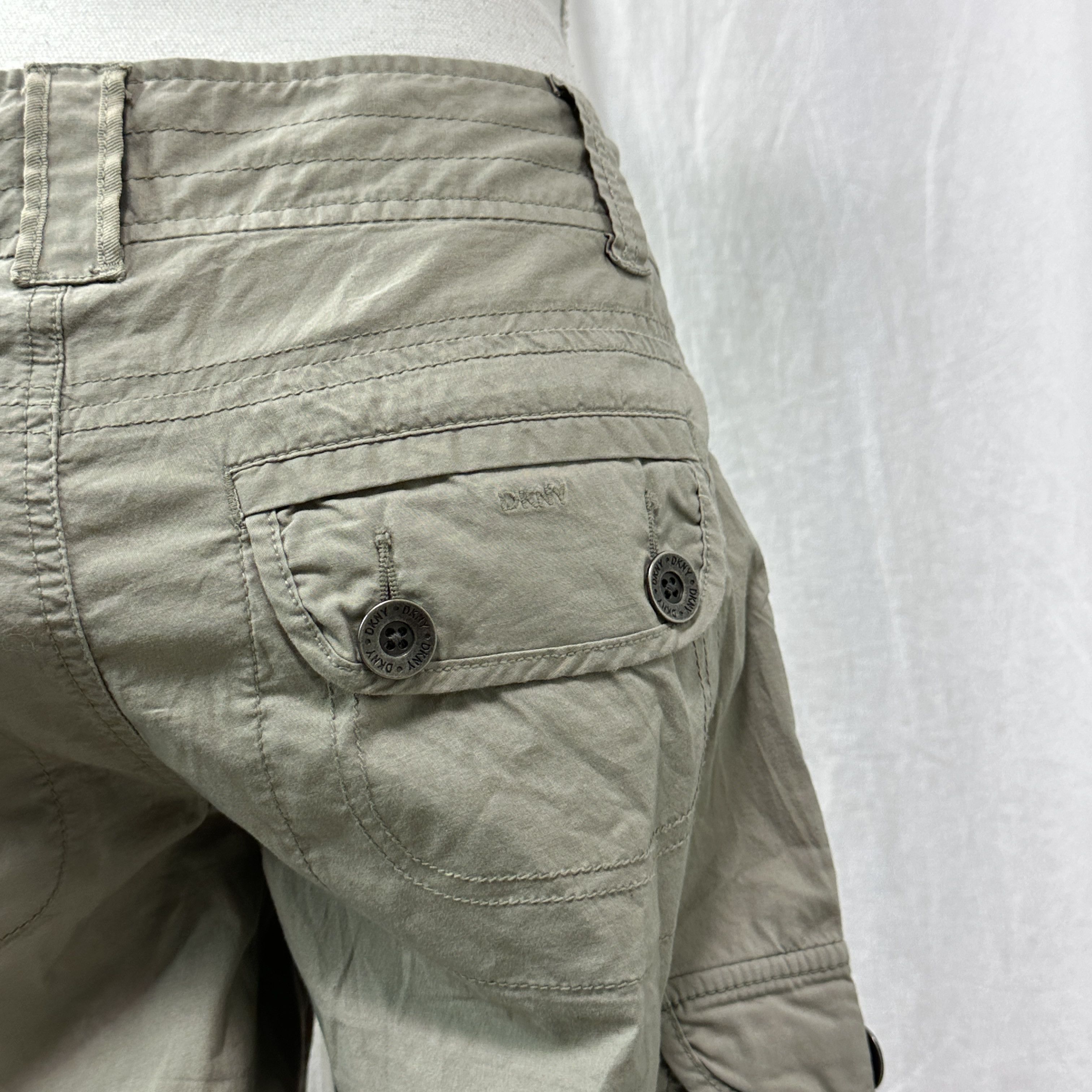 DKNY Vintage Streetwear Capri Cargo Shorts DKNY Y2K Size US 33 - 8 Thumbnail