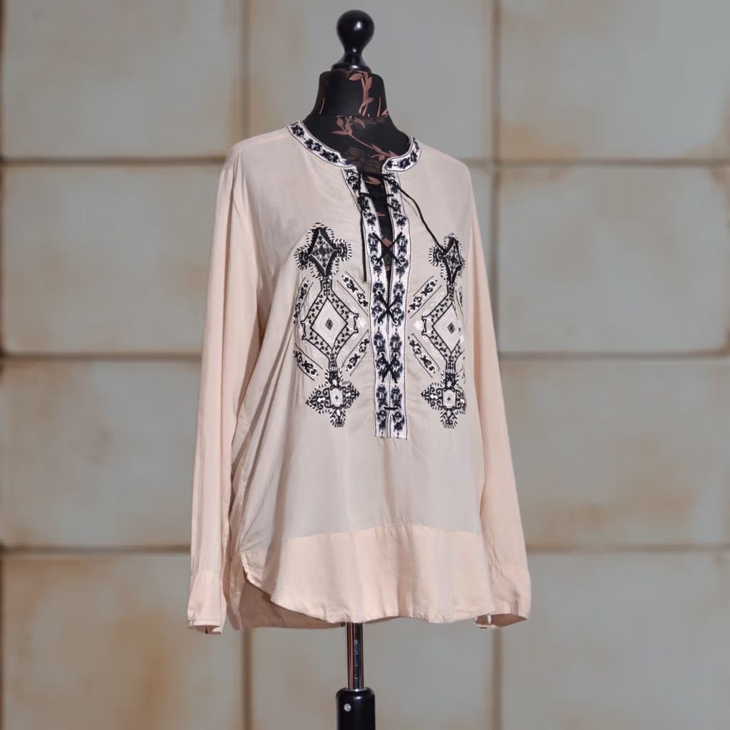 Vintage VINTAGE? No. Odd Molly Embroidered Top Blouse Beige Modal Size 3 Women Long Sleeve Shirt Size XS / US 0-2 / IT 36-38 - 1 Thumbnail