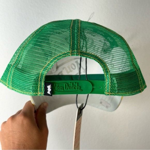 Designer × Von Dutch NWT VON DUTCH LIGHT DENIM APPLE LOGO TRUCKER HAT Size ONE SIZE - 5 Thumbnail