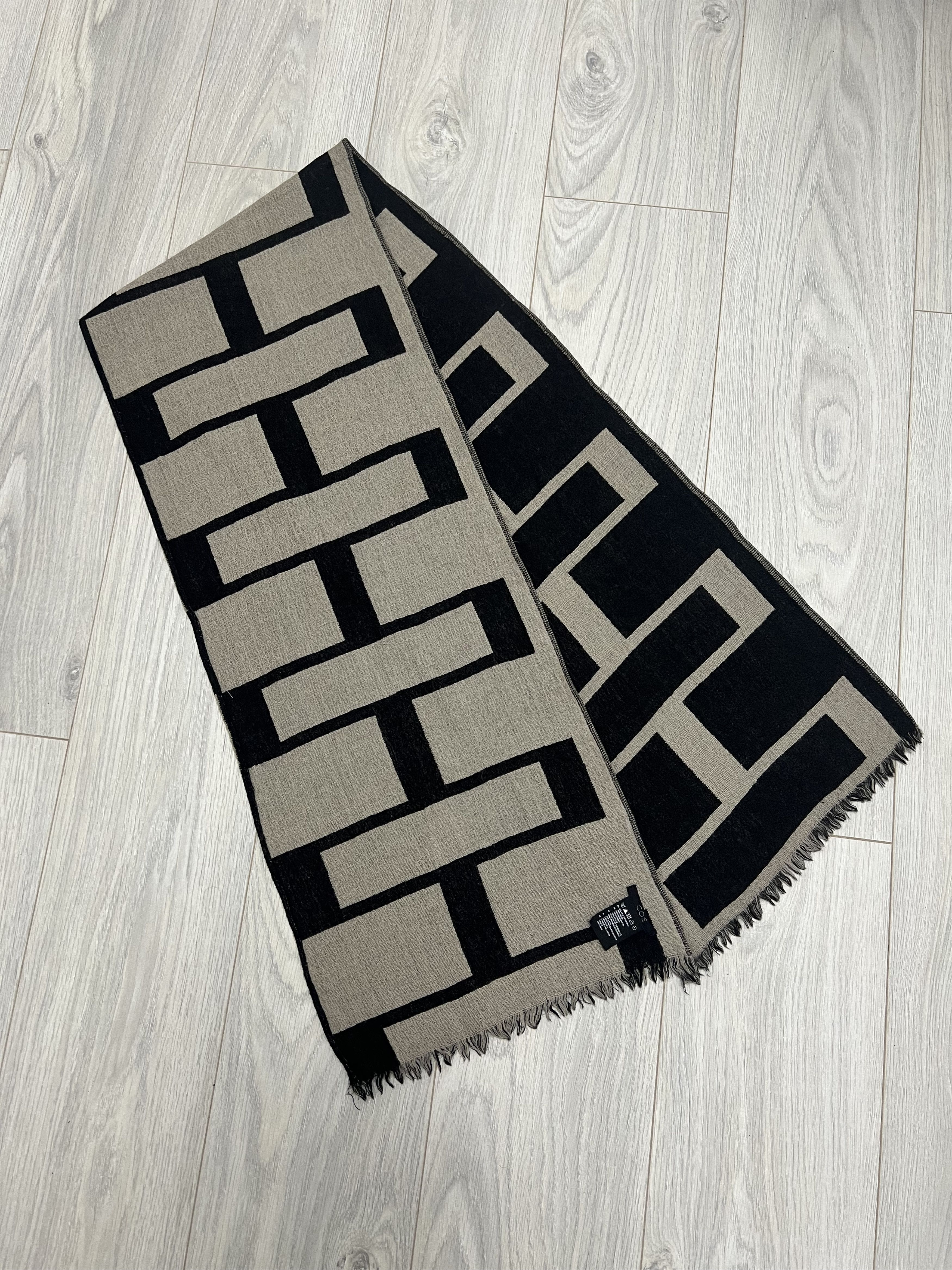 Cos Cos Women's 100% Wool Scarf Size ONE SIZE - 1 Thumbnail