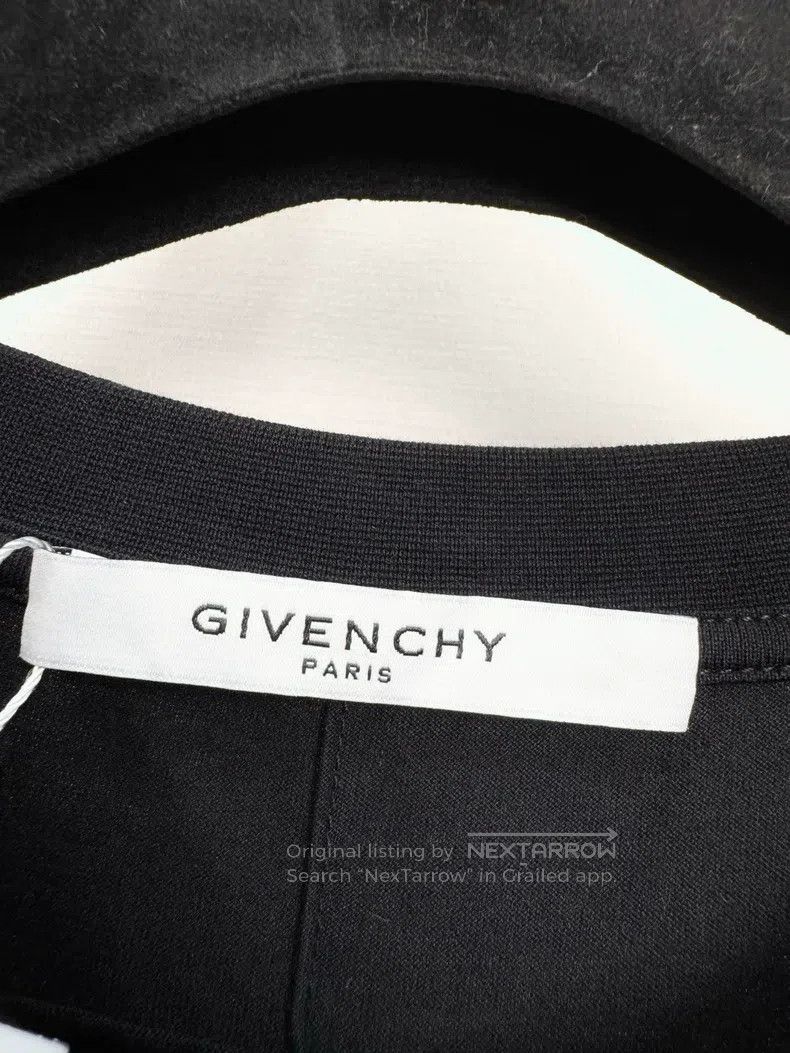 Givenchy Givenchy Classic Shark Print Short Sleeve L Size Size US L / EU 52-54 / 3 - 2 Thumbnail