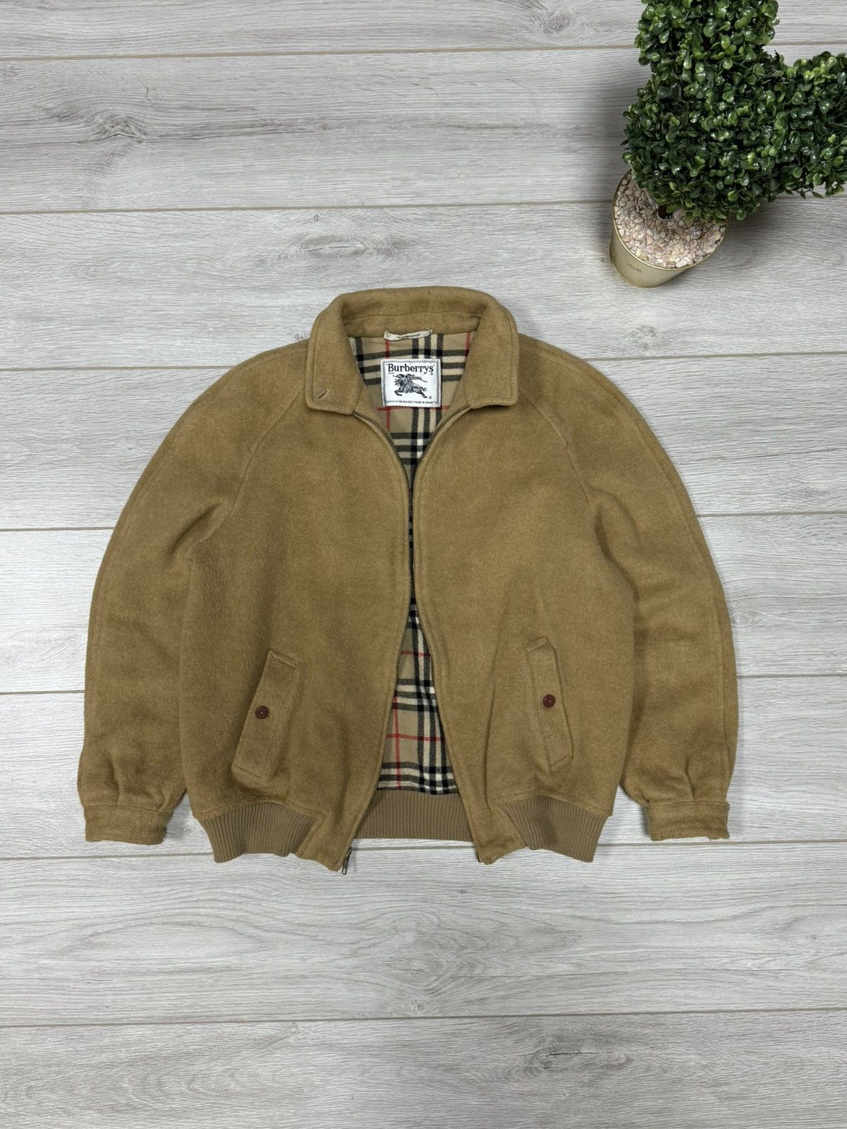 Burberry Burberry beige nova check bomber jacket wool zip Size US M / EU 48-50 / 2 - 1 Thumbnail