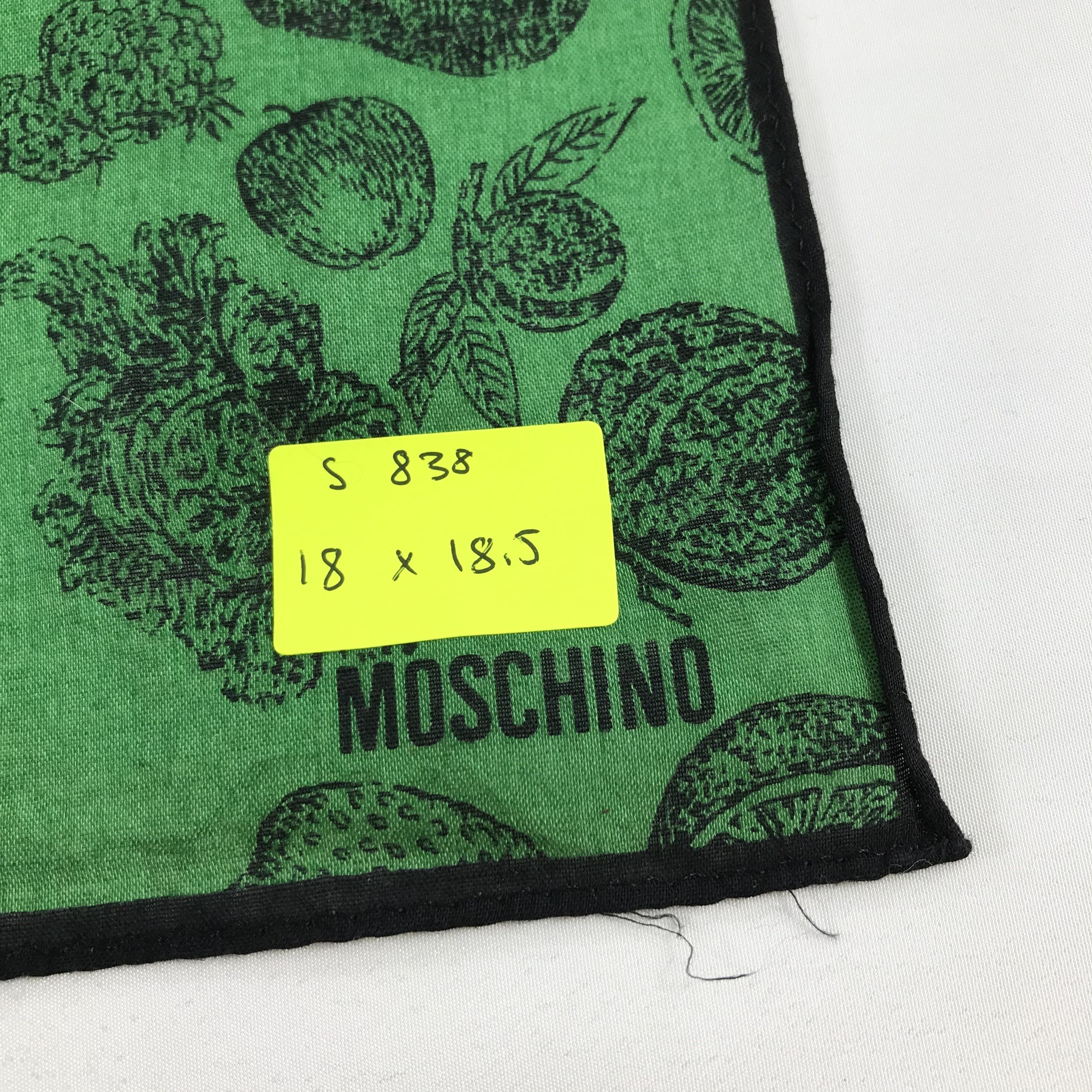 Vintage Moschino Bandana / Handkerchief / Neckerchief - S838 Size ONE SIZE - 5 Thumbnail