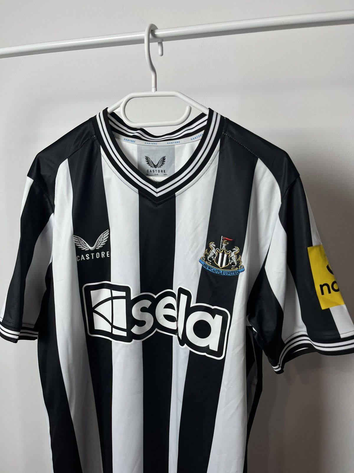 Castore Newcastle United Castore Soccer Jersey L Size US L / EU 52-54 / 3 - 2 Thumbnail