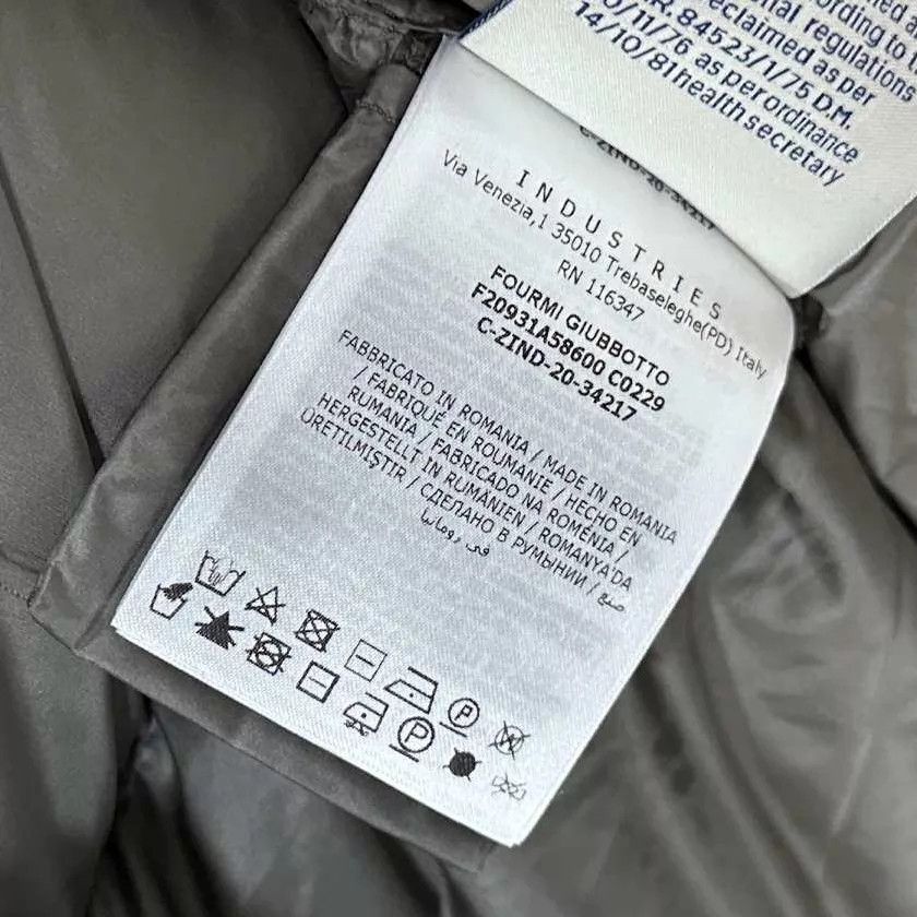 Moncler Moncler Fourmi gray hooded down jacket 2 new tags Size XS / US 0-2 / IT 36-38 - 4 Thumbnail