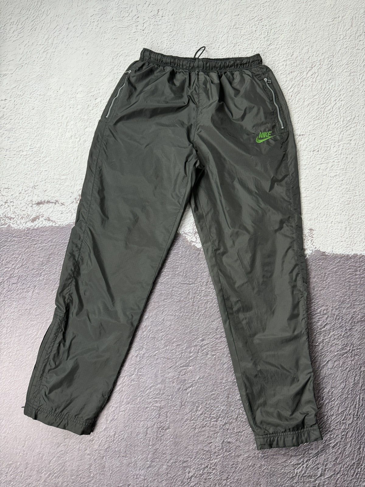 Nike Nike Vintage 90s black nylon shimmer logo swoosh track pants Size US 32 / EU 48 - 1 Thumbnail