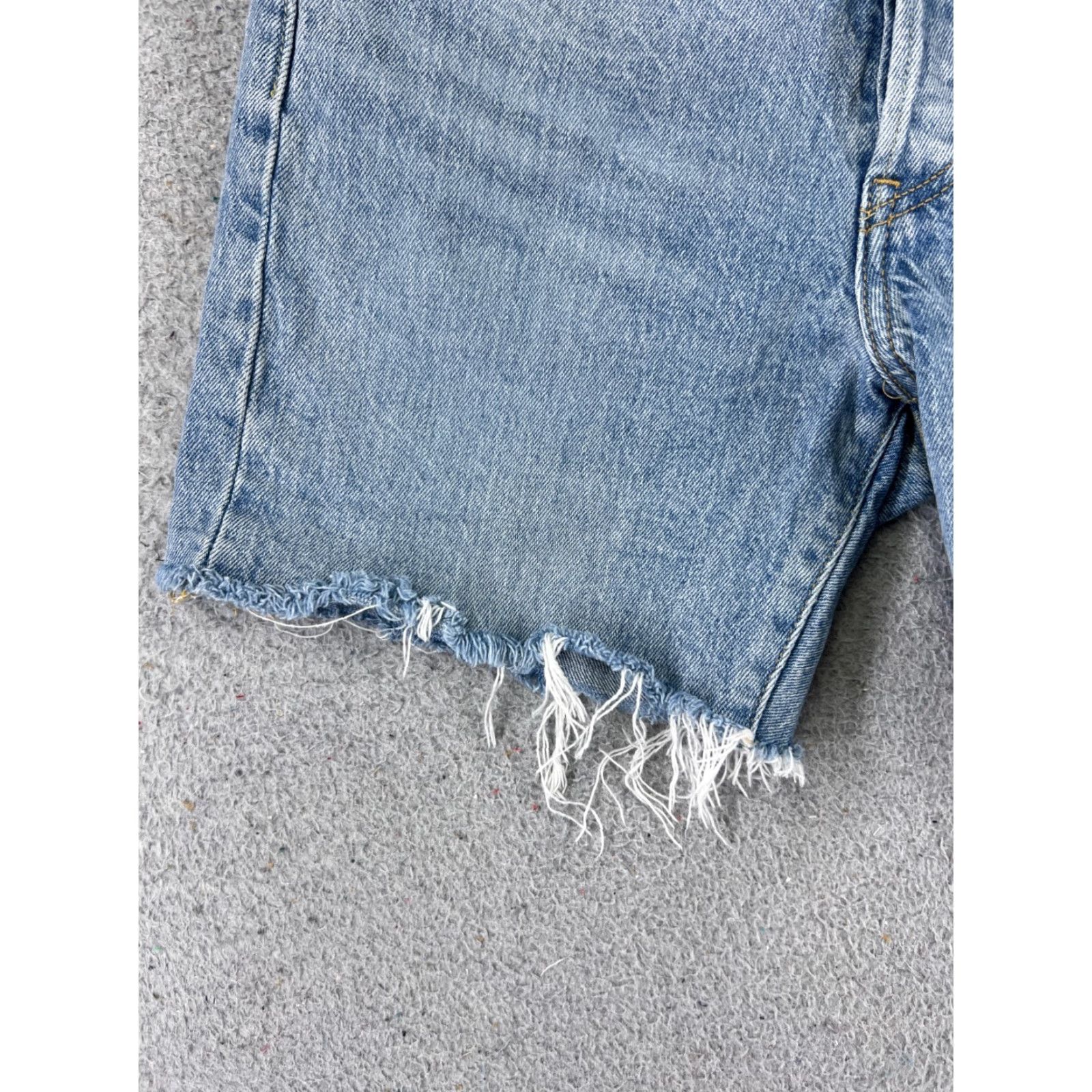 Levi's Levi's Women's Cut-Off Shorts Size 24 Blue Denim 5-Pocket Regular Fit Size 42" / US 20 - 3 Thumbnail