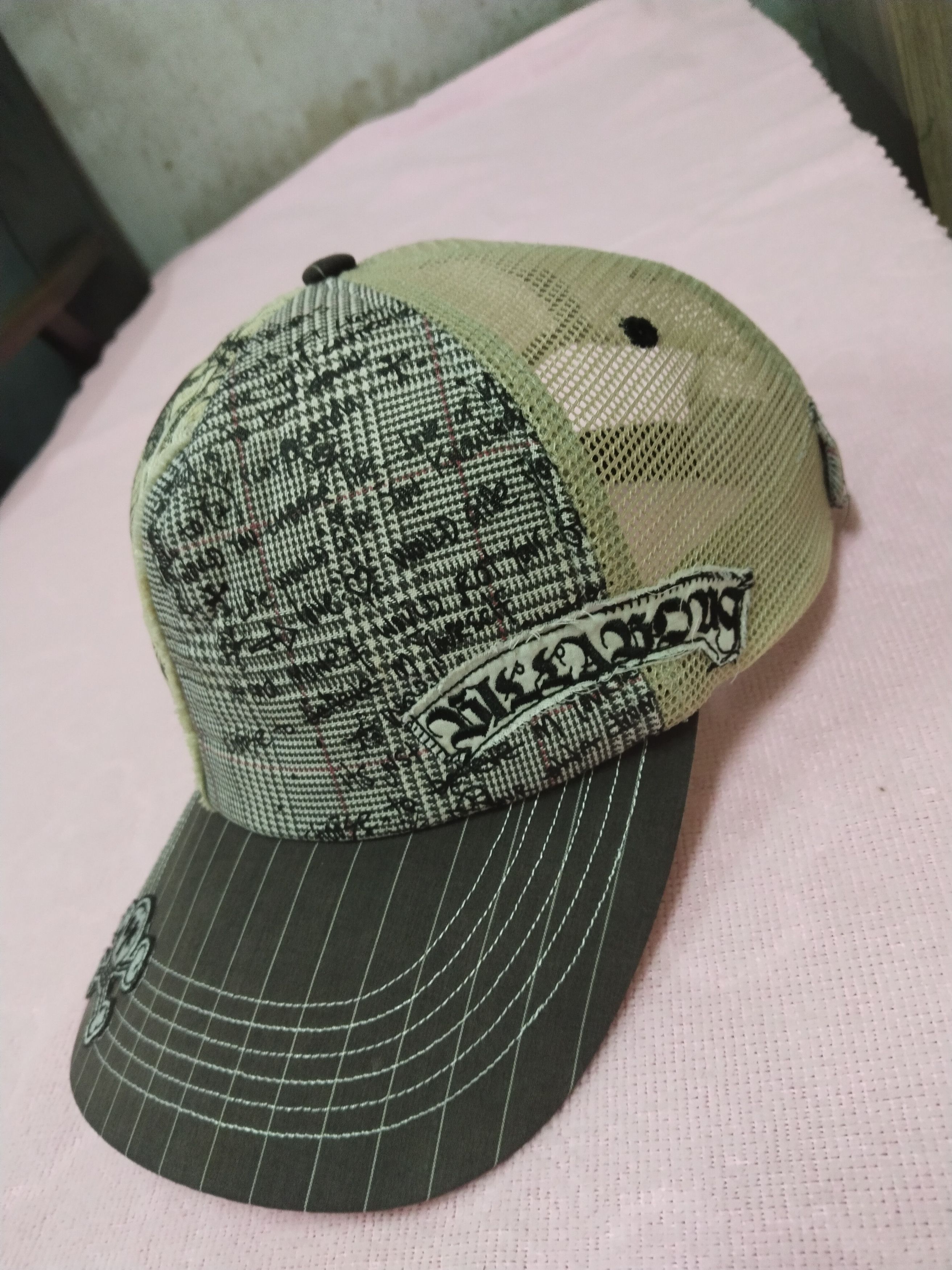 Japanese Brand VINTAGE BILLABONG SKULL PATTERN TRUE RELIGION TRUCKER HAT Size ONE SIZE - 3 Thumbnail