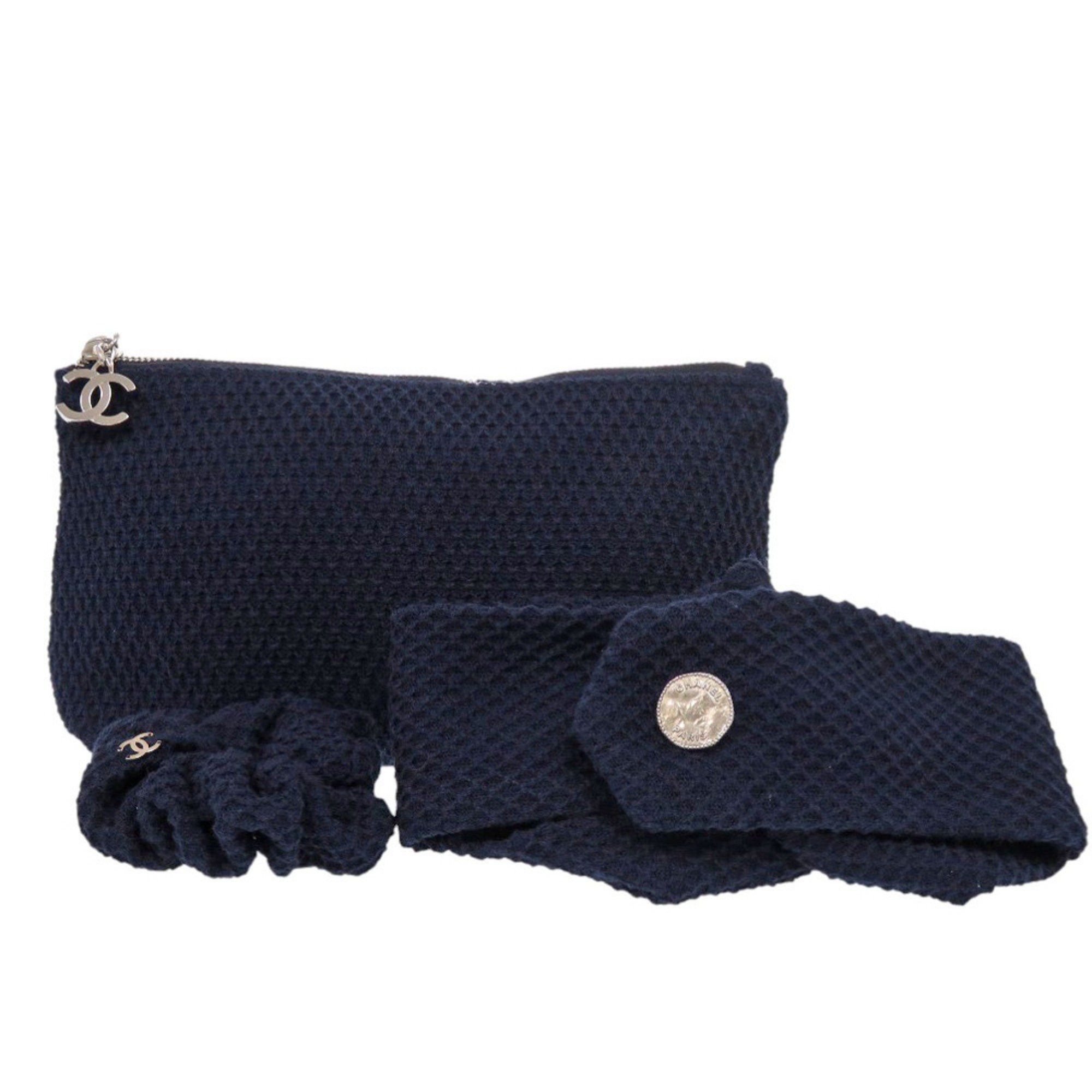 Chanel Like new Chanel 3-piece travel set including headband, scrunchie, and pouch, cotton, navy blue, 0541 CHANEL Size ONE SIZE - 1 Thumbnail