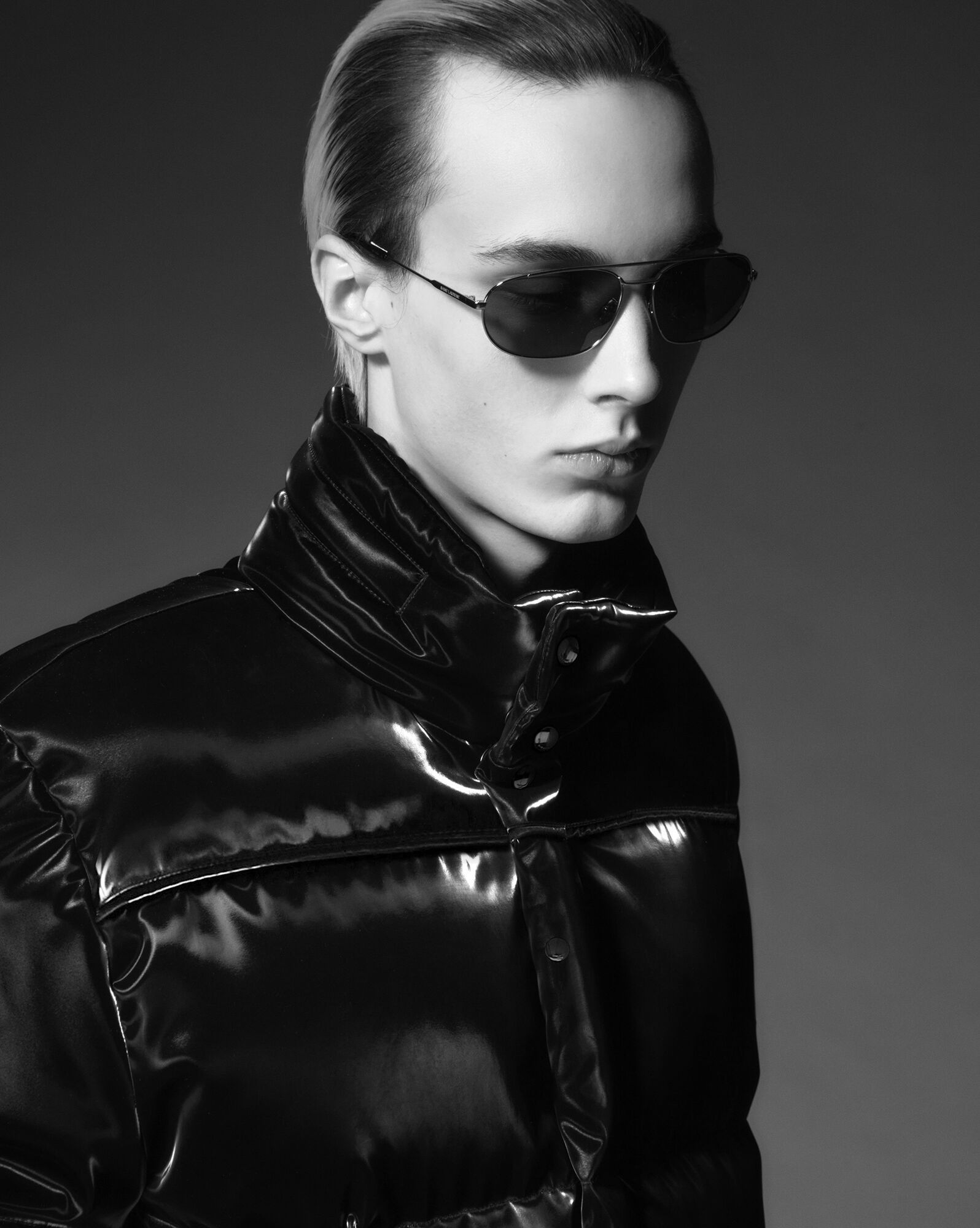 Saint Laurent Paris o1s1wg111224 Lacquered-Effect Oversized Down Jacket in Black Size US M / EU 48-50 / 2 - 3 Thumbnail