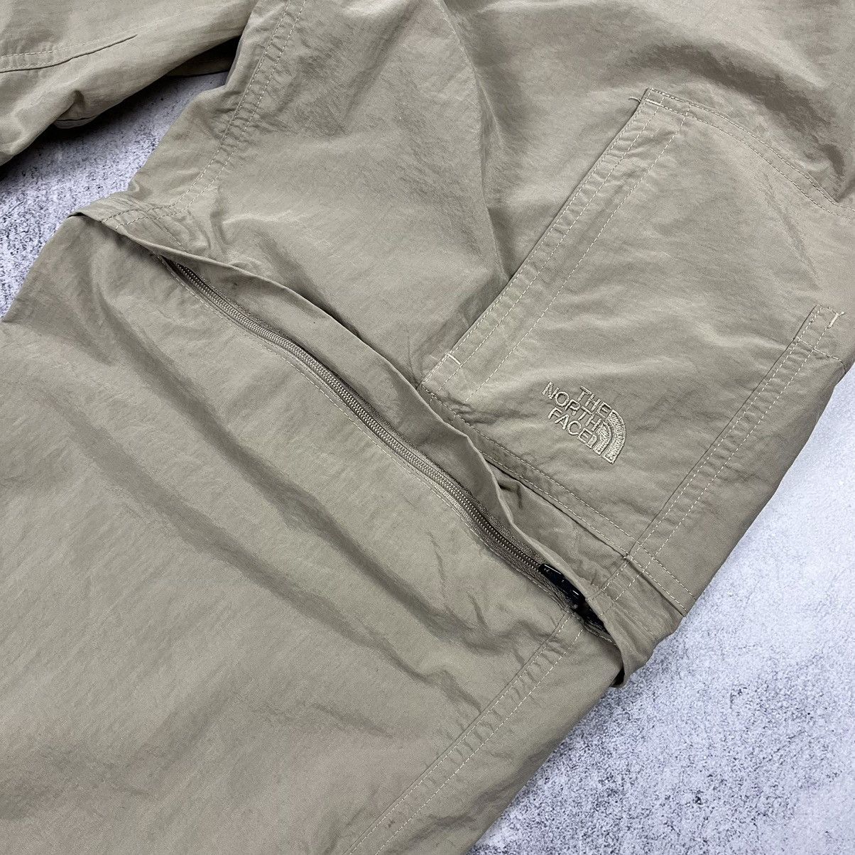 The North Face The North Face cargo nylon gorpcore transformer pants Size US 34 / EU 50 - 11 Thumbnail