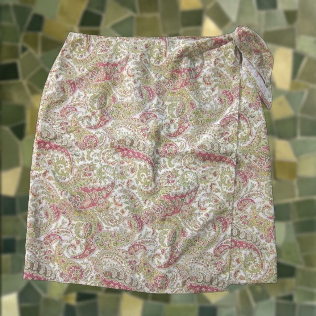 Liz Claiborne Liz Claiborne Lizsport Wrap Skirt Women Size 14 Green Paisley Floral Knee Length Tie Button Closure Rayon Polyester Size 36" / US 14 / IT 50 - 1 Thumbnail