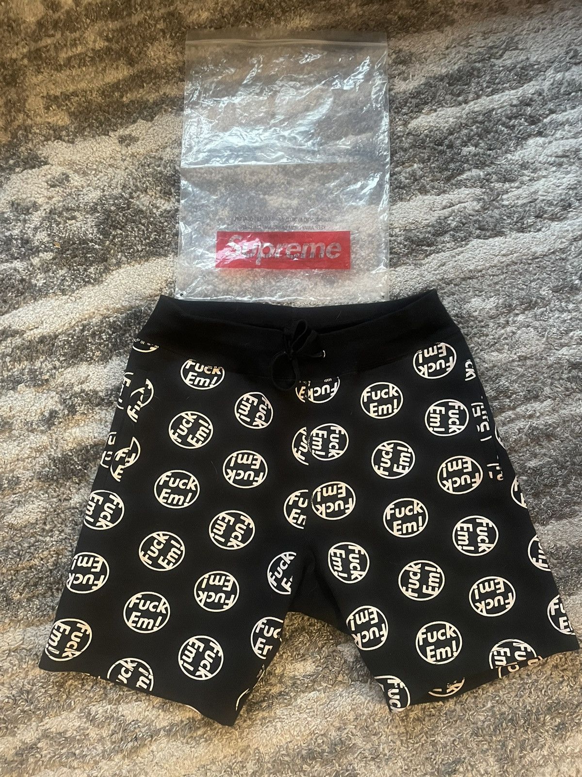 Supreme Supreme fuckem short / black Size US 32 / EU 48 - 1 Thumbnail