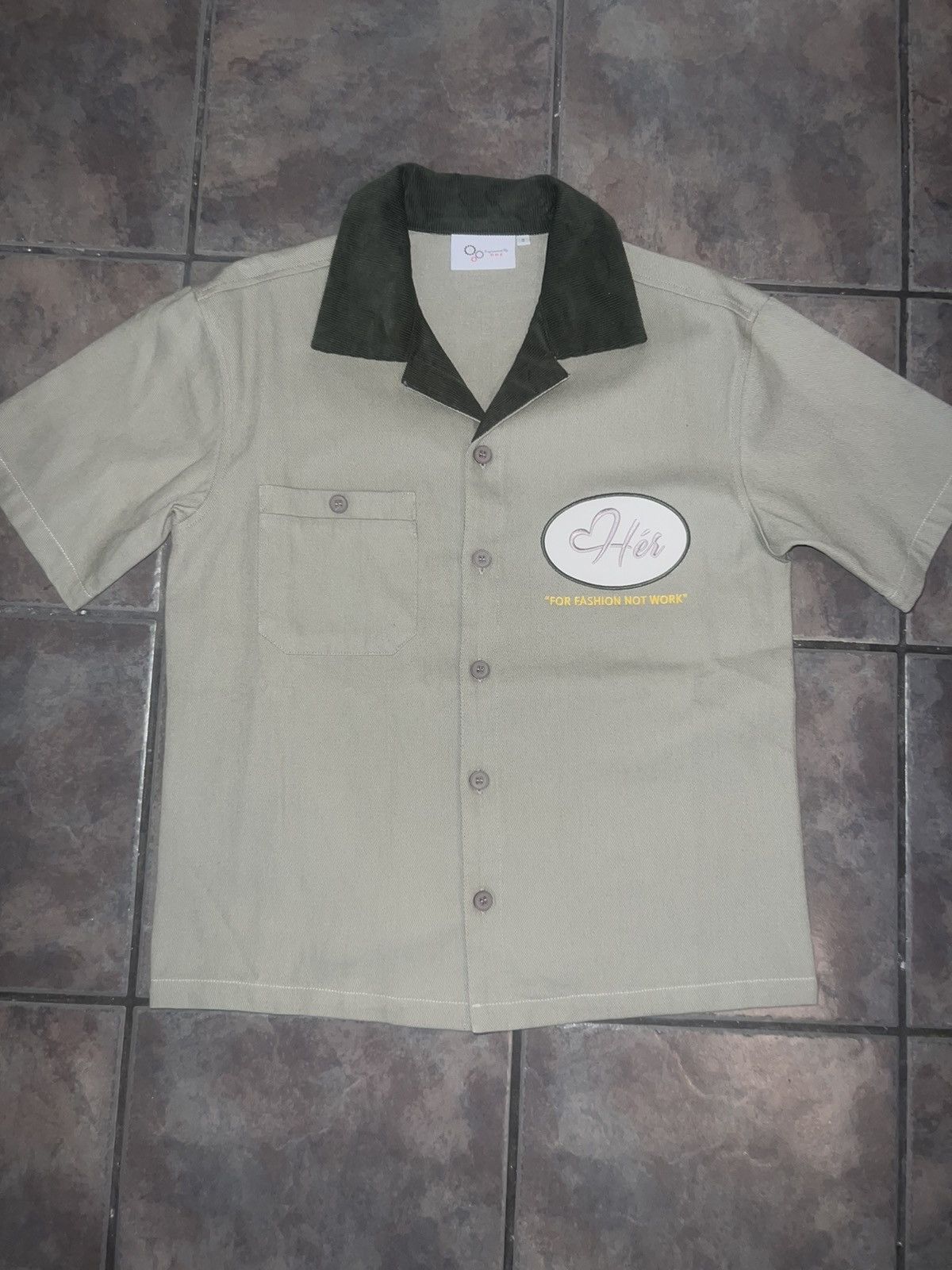 Hypebeast Women’s SILVER SAGE "Hér" WORKSHIRT size small Size S / US 4 / IT 40 - 4 Thumbnail