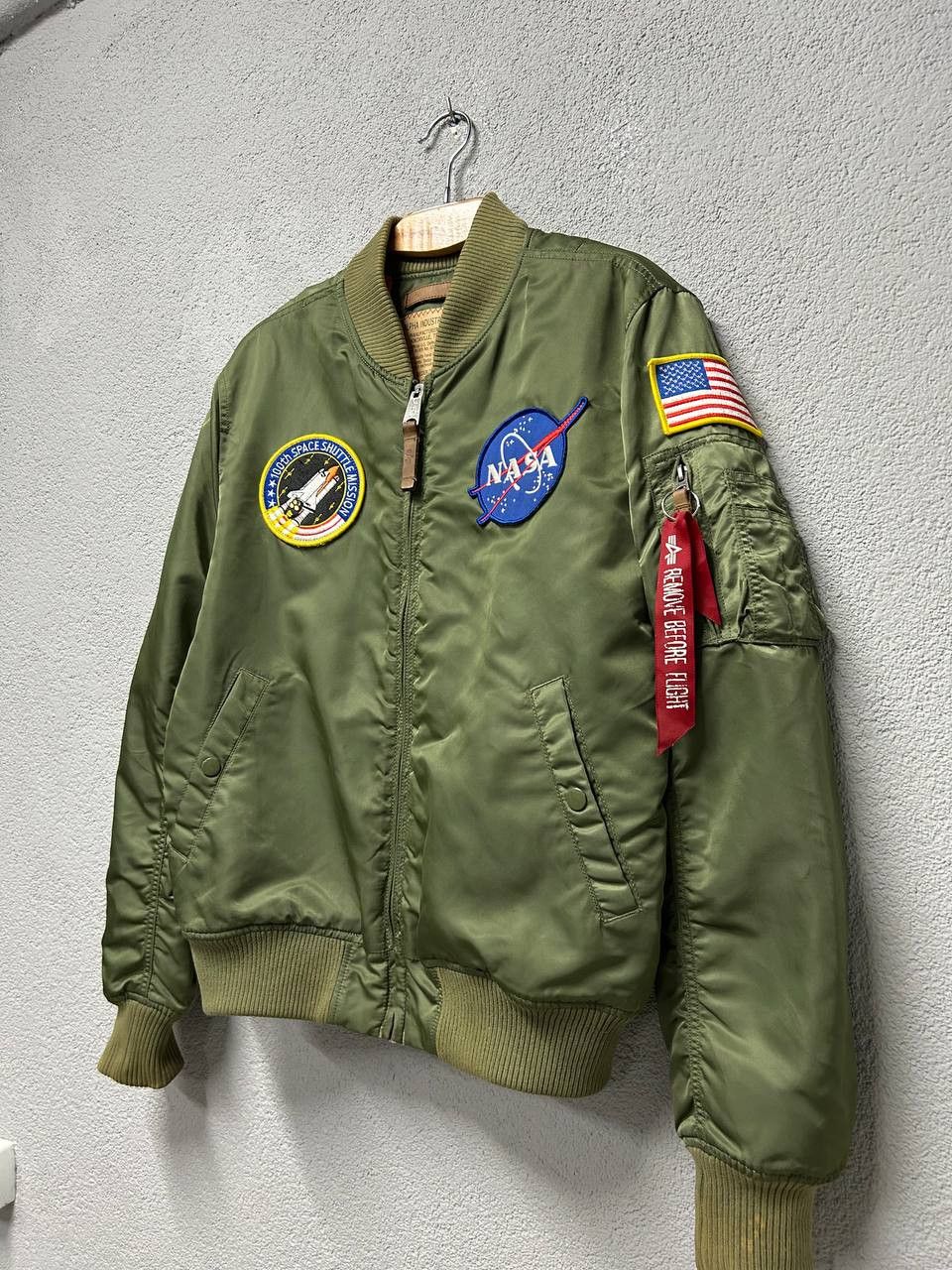 Alpha Industries Alpha Industries NASA mens bomber jacket size M Size US M / EU 48-50 / 2 - 2 Thumbnail