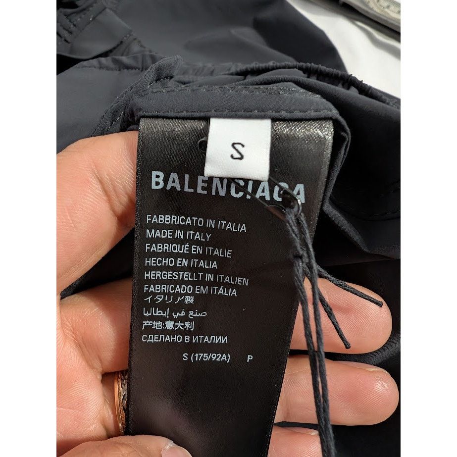 Balenciaga × Under Armour o1rshd1 Nylon Stretch Windbreaker in Black Size US S / EU 44-46 / 1 - 15 Thumbnail
