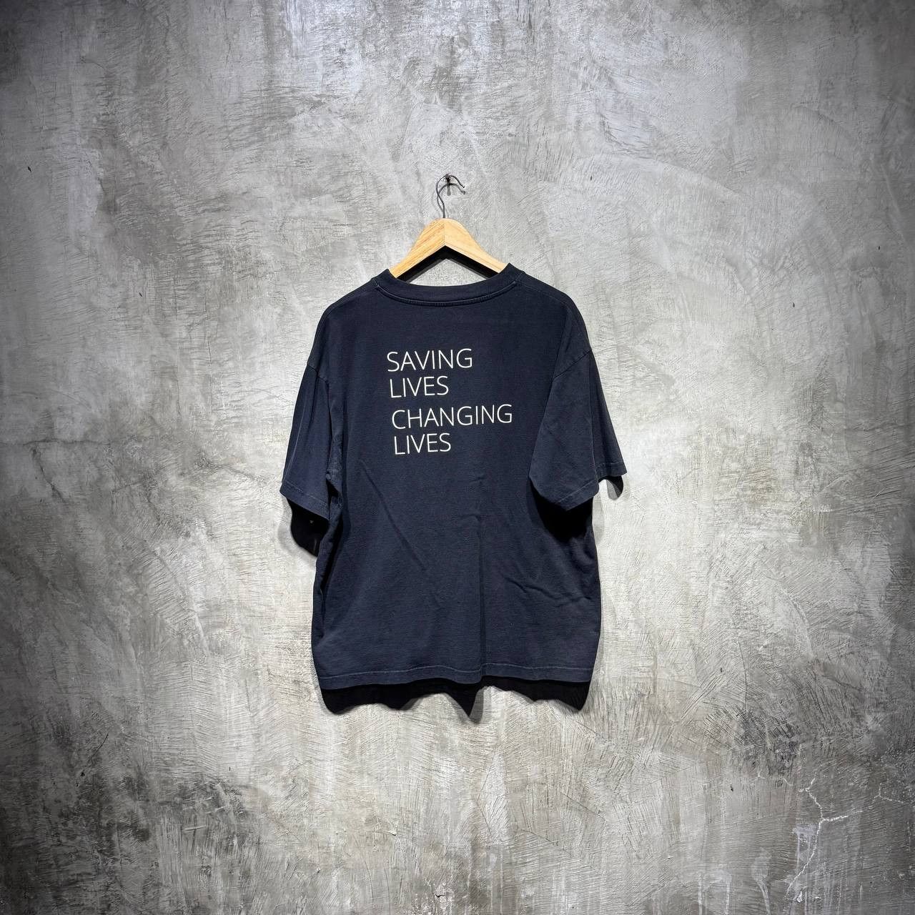Balenciaga Balenciaga World Food Programme Tee Size US L / EU 52-54 / 3 - 6 Thumbnail