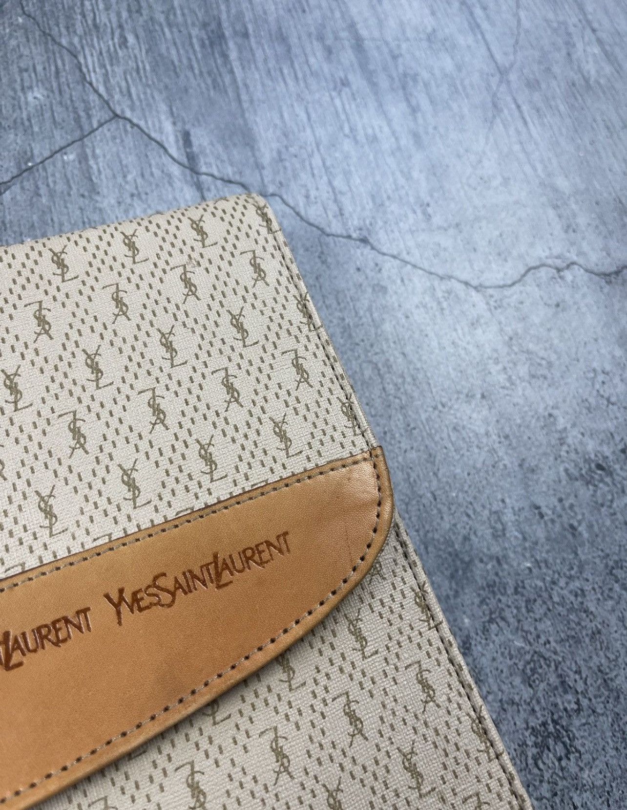 Vintage × Yves Saint Laurent Yves Saint Laurent bag hand/Document holder 80s Size ONE SIZE - 20 Thumbnail