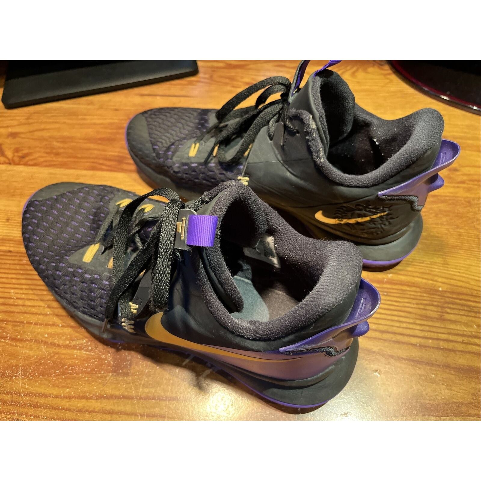 Nike Nike Lebron Witness V 5 Black Purple Gold Size Men's US 12.5 Size US 12.5 / EU 45-46 - 11 Thumbnail