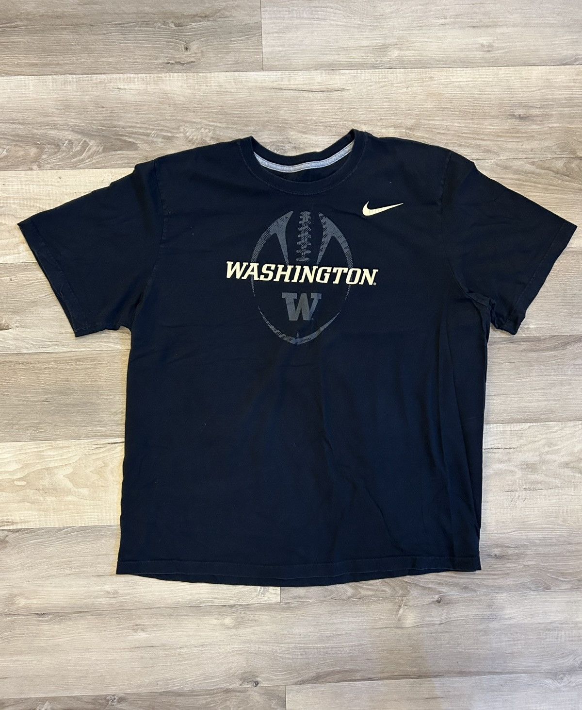 Nike UW football T-Shirt Size US XXL / EU 58 / 5 - 1 Thumbnail