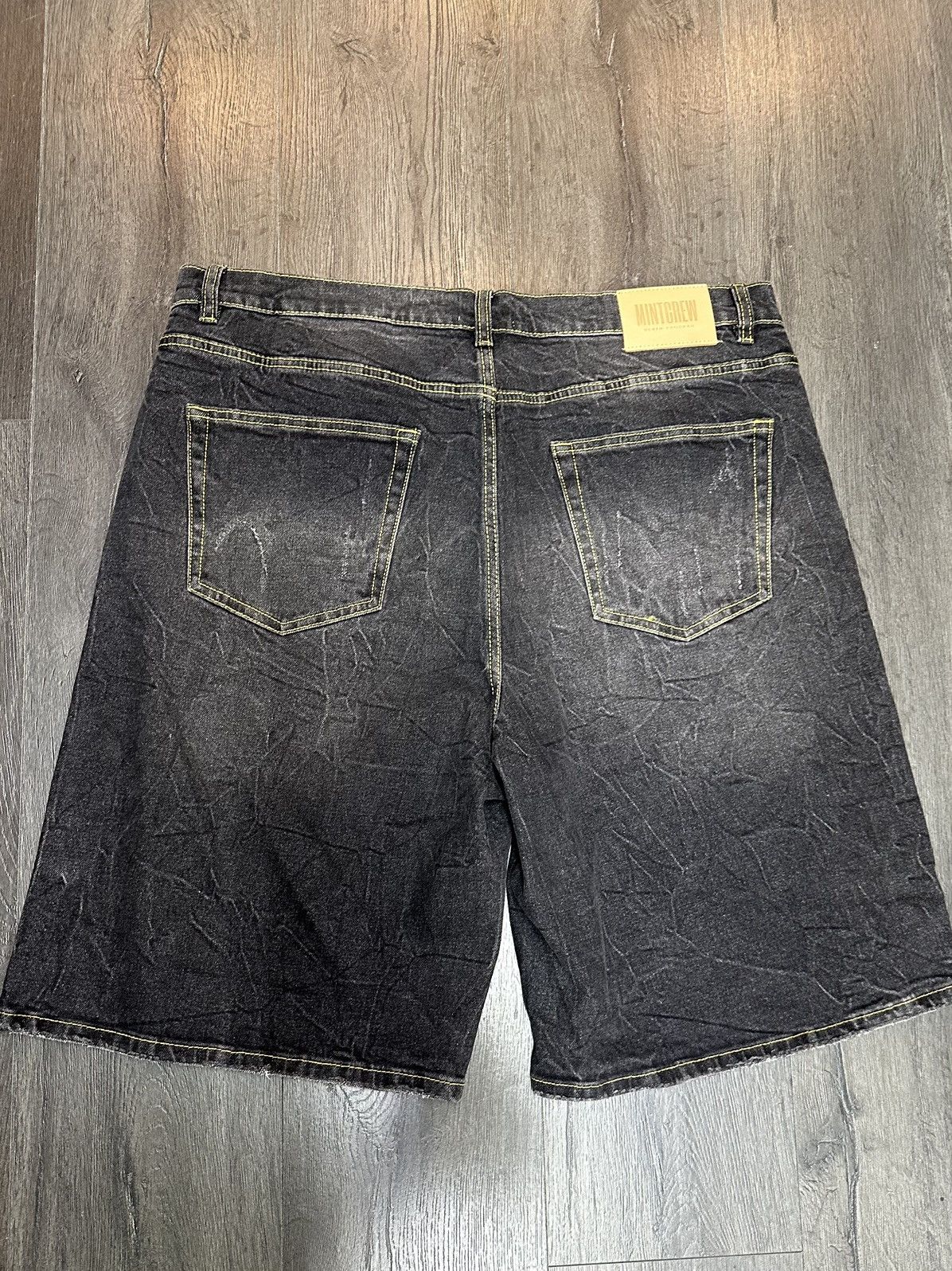 Mintcrew Mint crew “obsidian wash” jean shorts Size US 32 / EU 48 - 2 Thumbnail