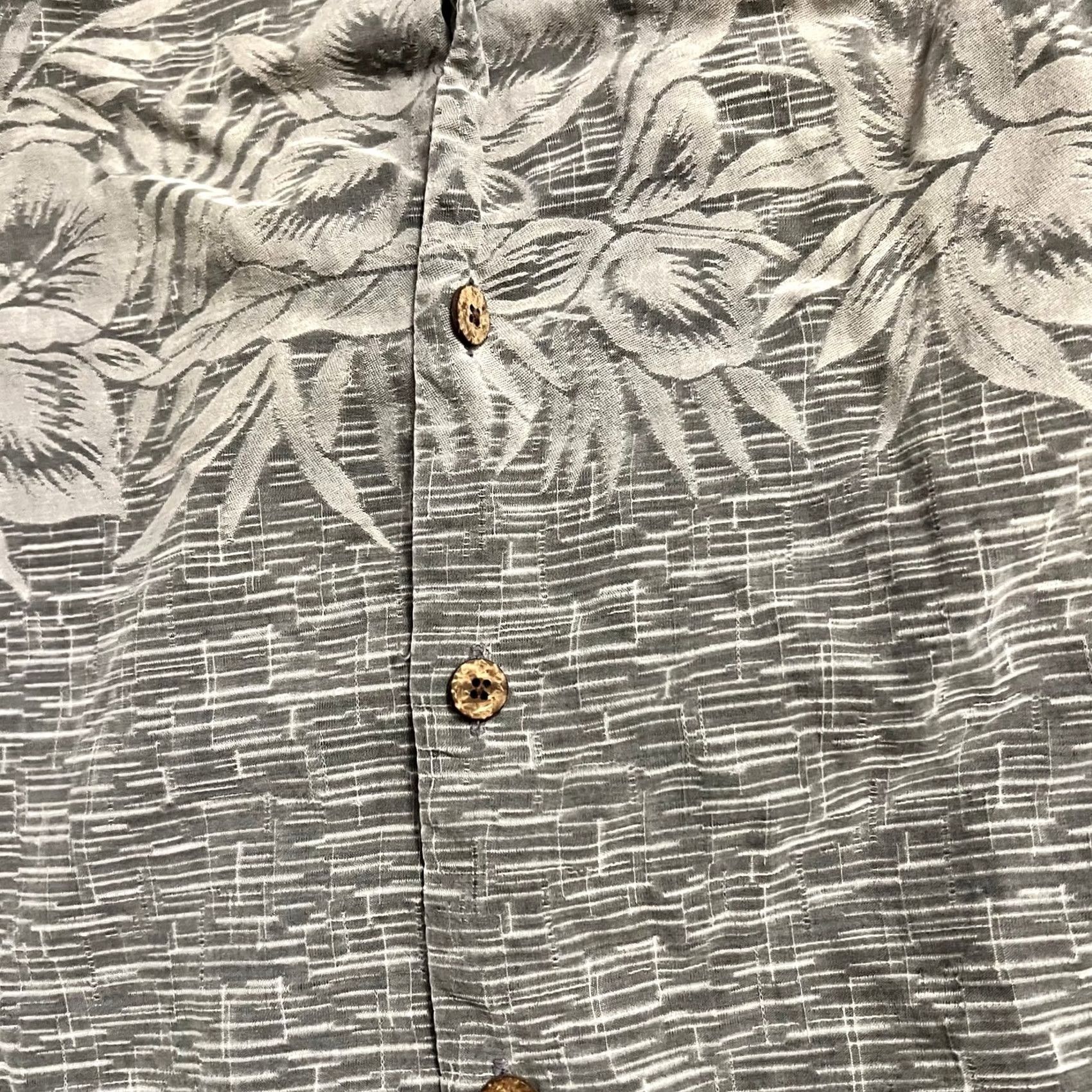 Tommy Bahama Tommy Bahama Shirt Mens Large Silk Hawaiian Gray Short Sleeve Button L Mens Size US L / EU 52-54 / 3 - 2 Thumbnail