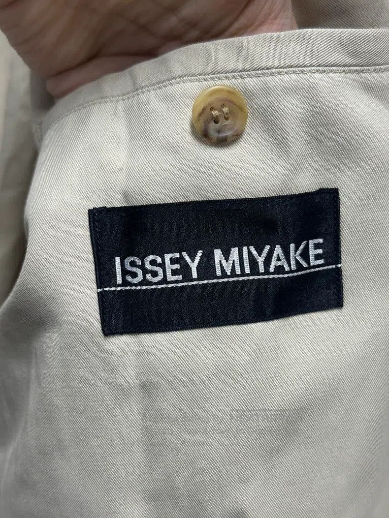 Issey Miyake Issey Miyake Khaki short wide jacket Size US L / EU 52-54 / 3 - 5 Thumbnail