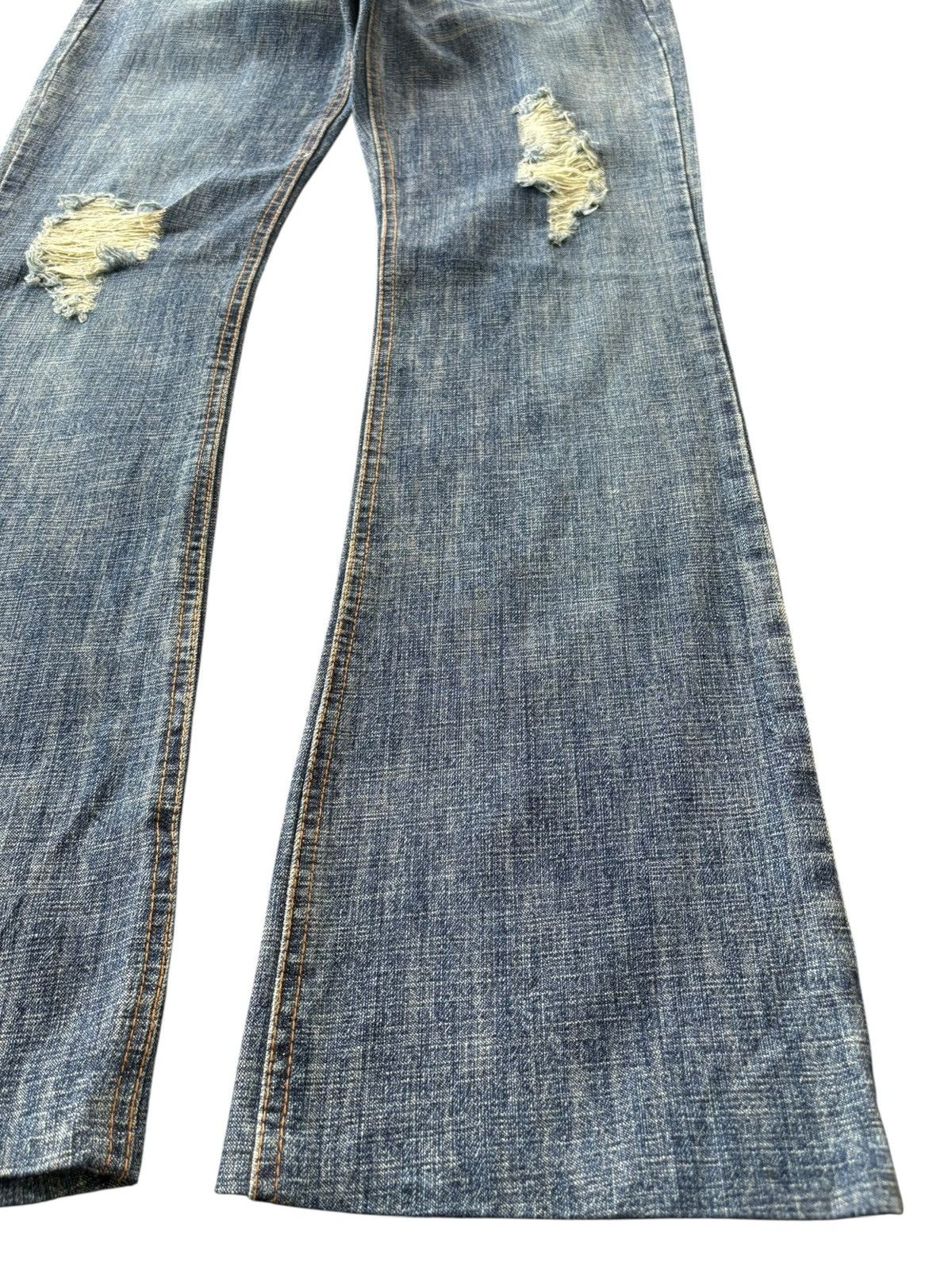 Yasuyuki Ishii Vintage Japanese Brand Blue Wash Distress Flare Jeans Size 30" / US 8 / IT 44 - 7 Thumbnail
