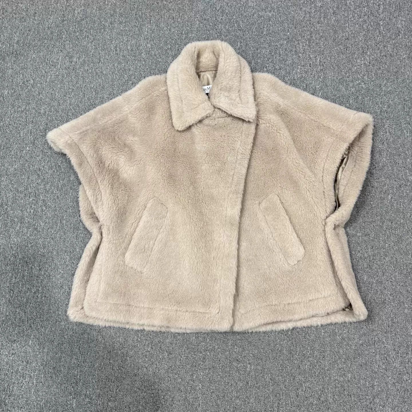 Max Mara Maxmara Teddy Cape Sand 32 Mint Size XXS / US 00 / IT 34 - 1 Thumbnail
