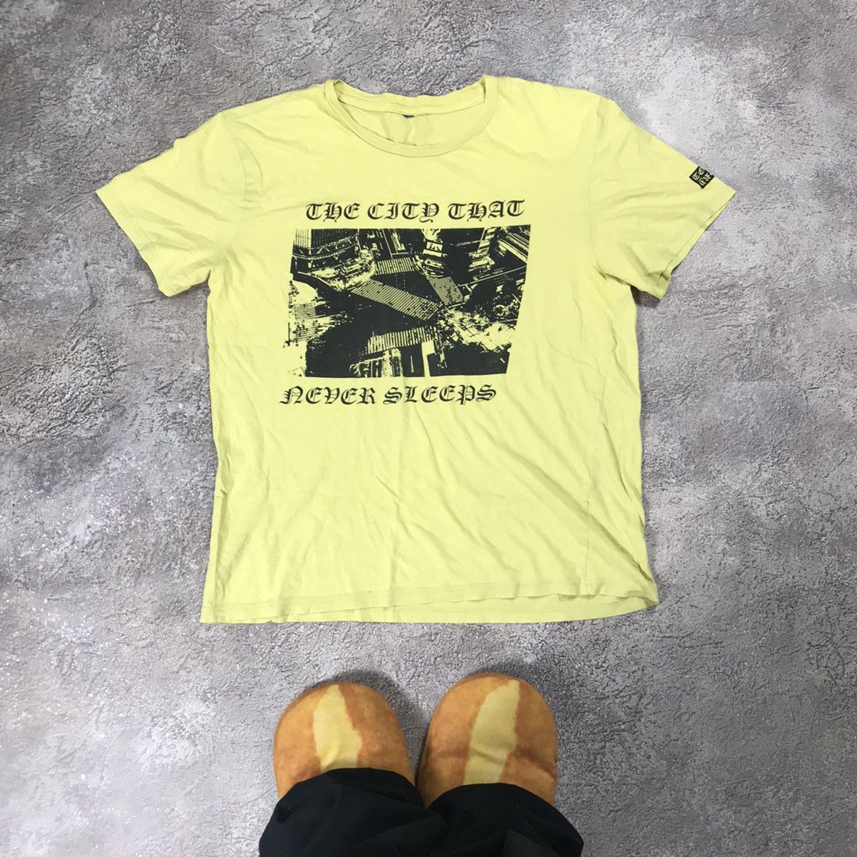 Vintage Vintage Y2K Sun Faded Graphic Tee Band Streetwear Punk S Size US S / EU 44-46 / 1 - 1 Thumbnail