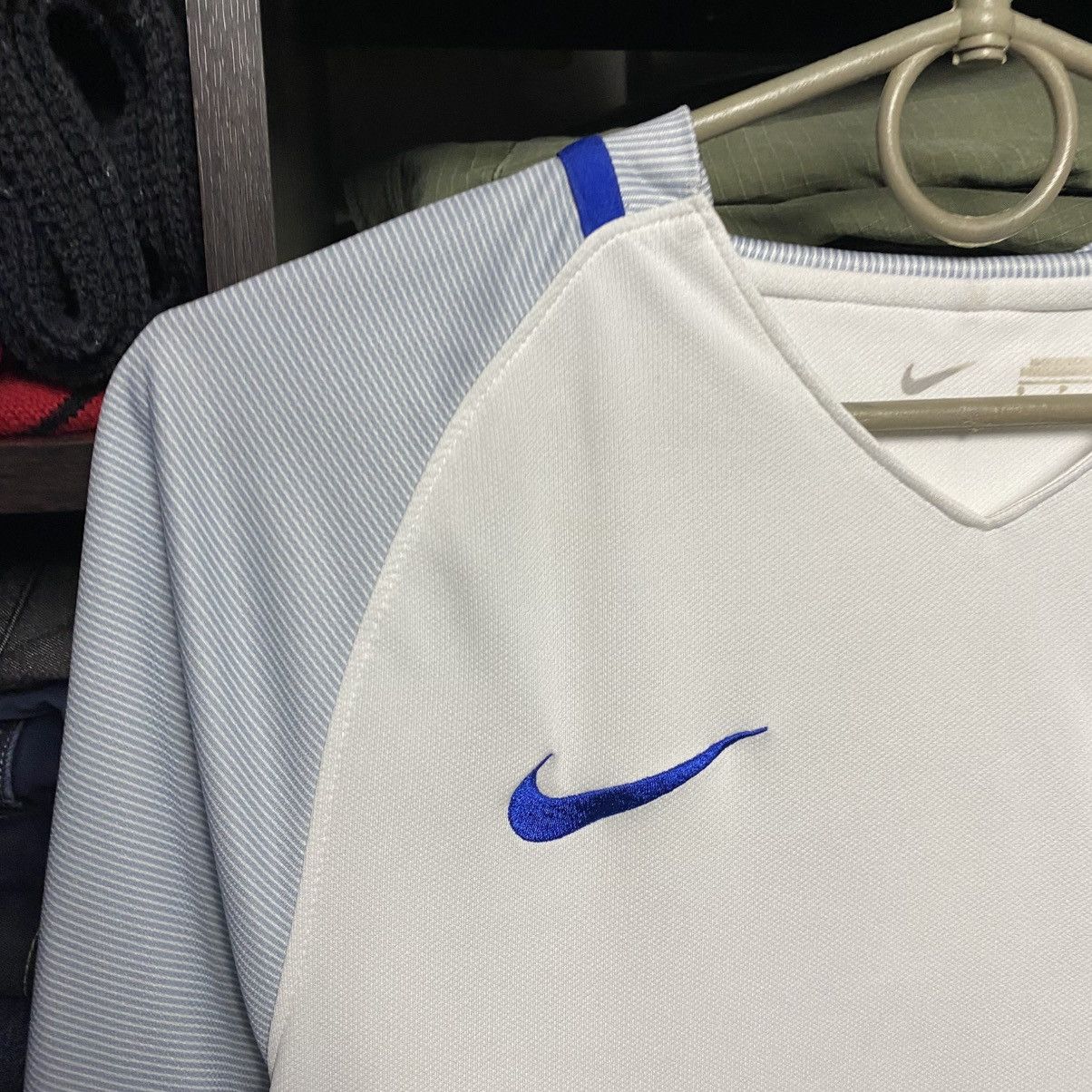 Nike Mens Nike England 2018 National home soccer jersey size S Size US S / EU 44-46 / 1 - 3 Thumbnail