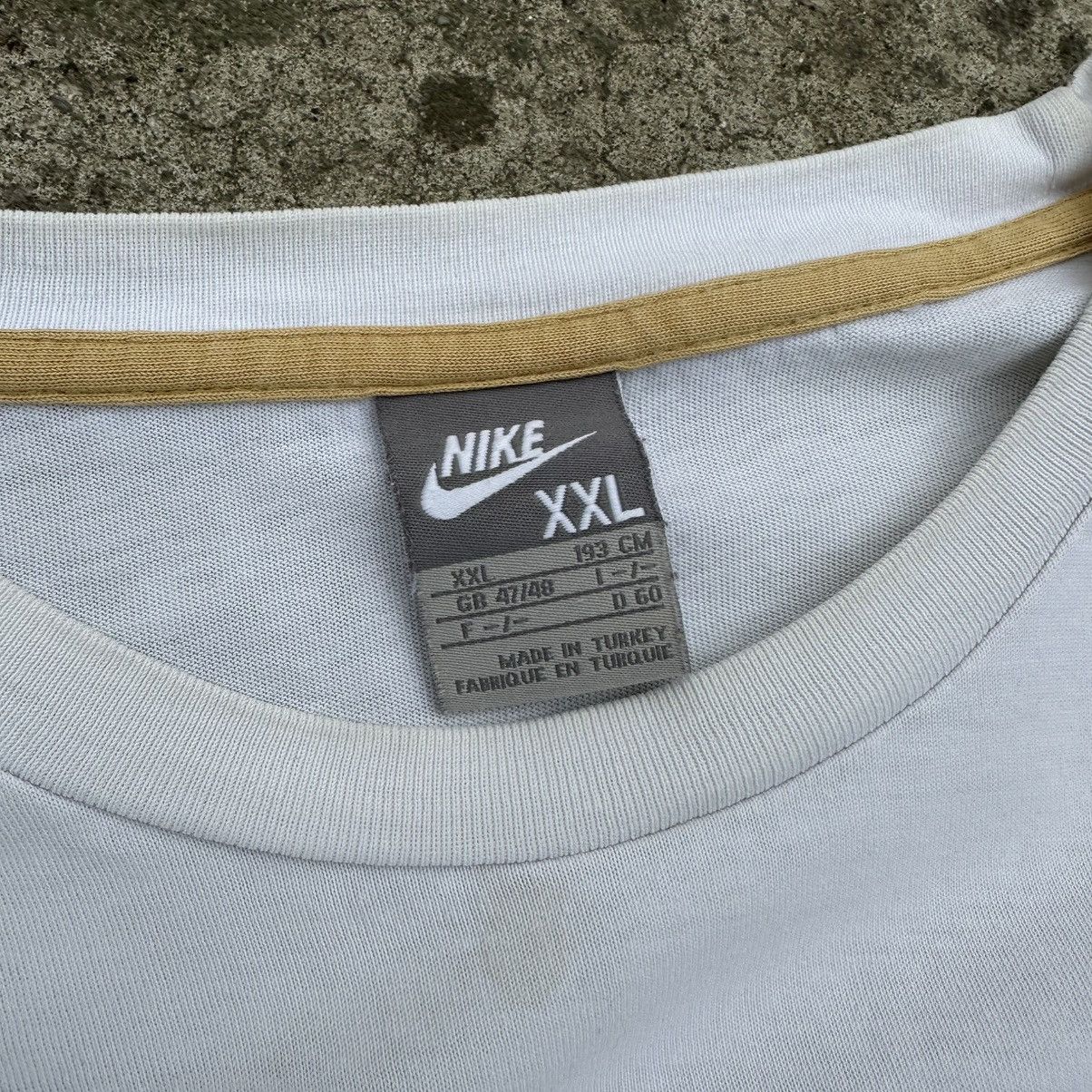 Nike Vintage Nike Arsenal Centre Logo T-shirts Y2K Size 2XL Y2K Size US XXL / EU 58 / 5 - 7 Thumbnail