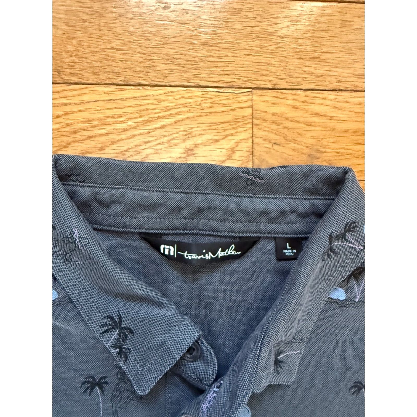 TravisMathew Travis Mathew Shirt Mens L Gray Drinks Beer Palm Trees AOP Golf Polo Size US L / EU 52-54 / 3 - 4 Thumbnail