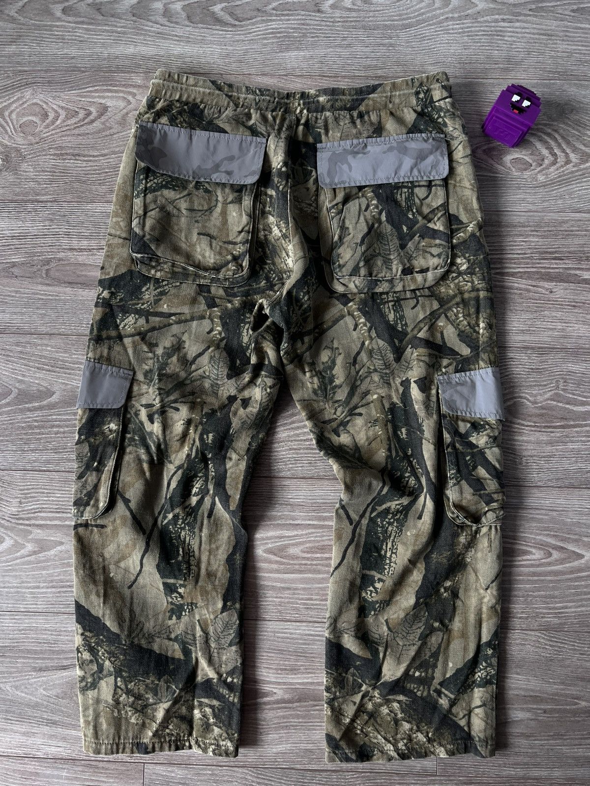Jaded London Jaded London Reflective Patch Pocket Y2k Sequin Camo Pants Size US 34 / EU 50 - 18 Thumbnail