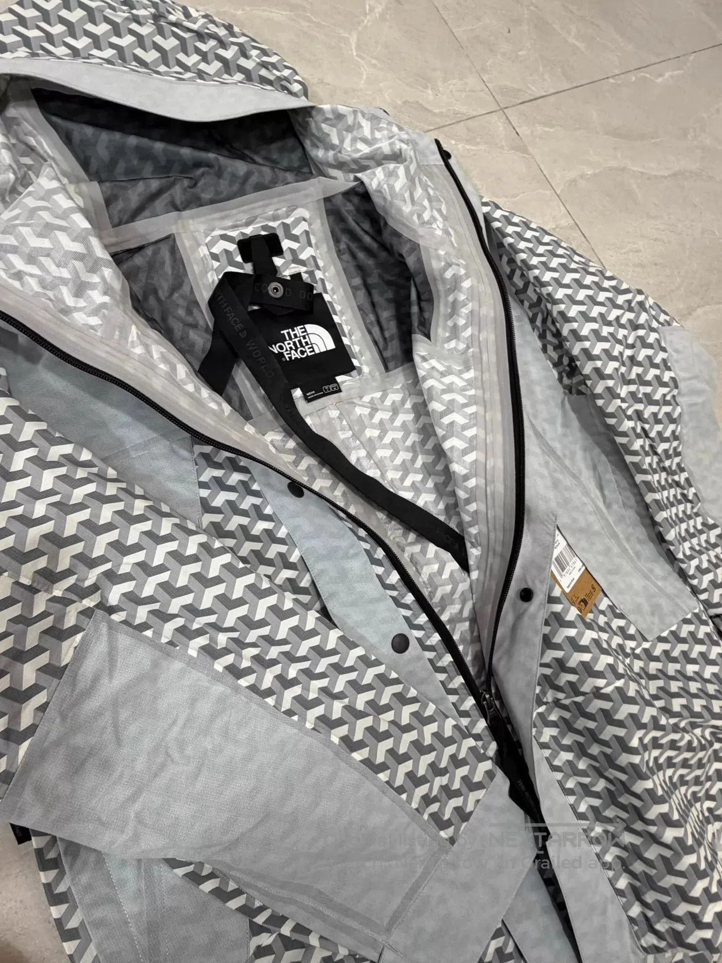 The North Face Gray Patterned Hooded Rain Jacket - Size S. Size US S / EU 44-46 / 1 - 4 Thumbnail