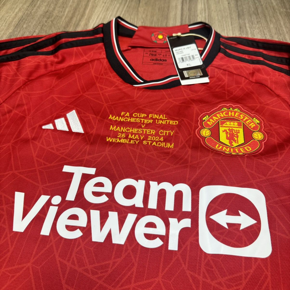 Sports Specialties Manchester united 23/24 FA cup final shirt #19 Varane (bnwt) Size US L / EU 52-54 / 3 - 3 Thumbnail