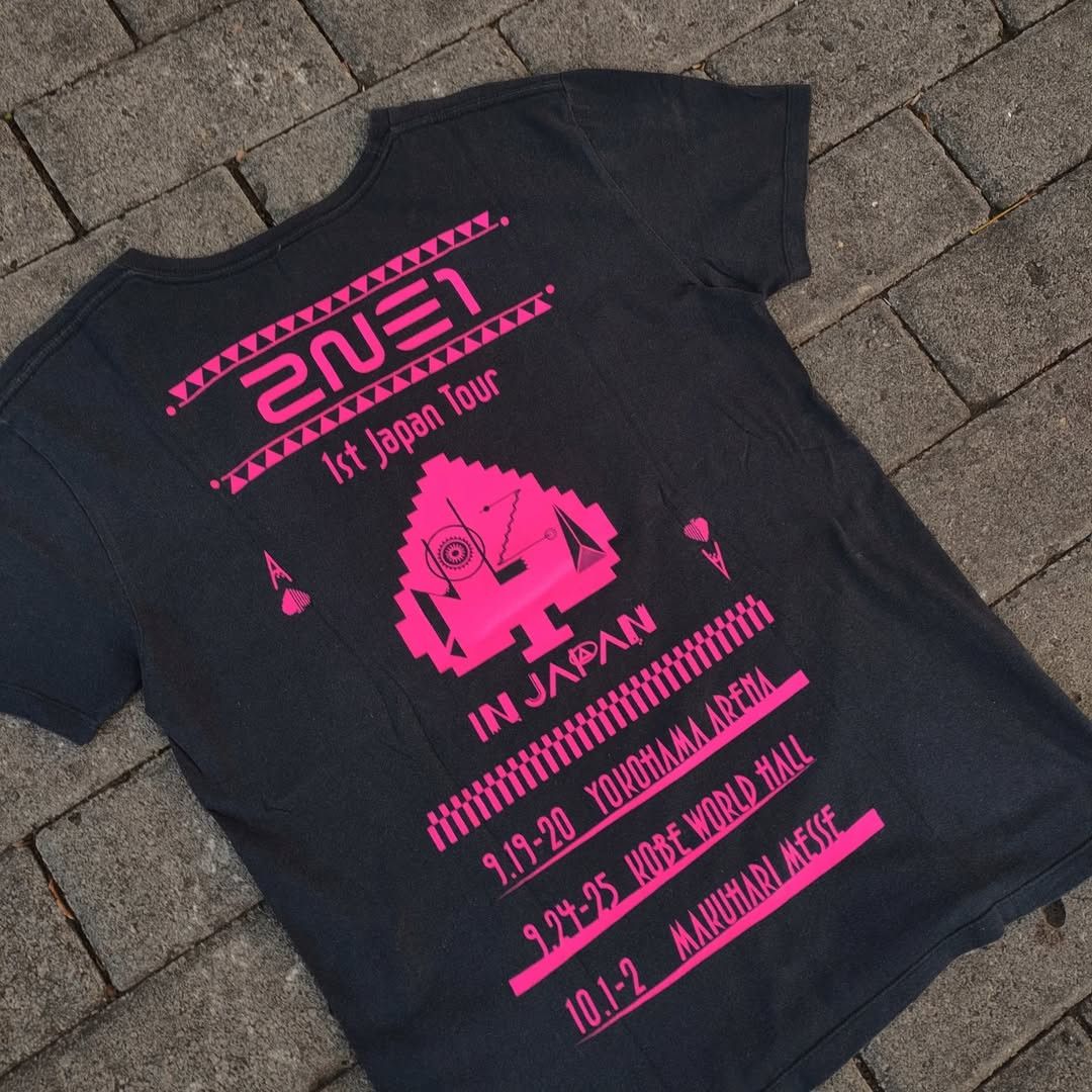 Band Tees 2NE1 Nolza Japan Tour 2011 Kpop Tee Size US M / EU 48-50 / 2 - 3 Thumbnail
