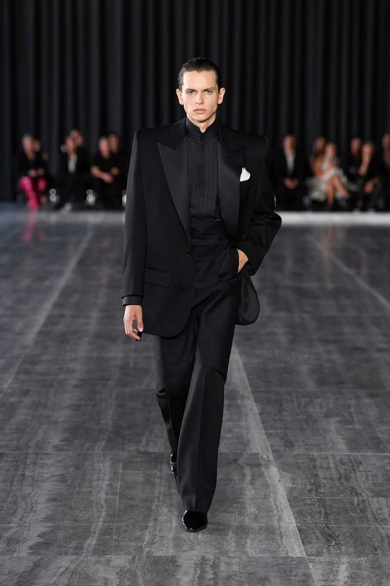 Saint Laurent Paris Saint Laurent Paris Gun collar, shoulder pads, smoking suit Size US M / EU 48-50 / 2 - 7 Thumbnail