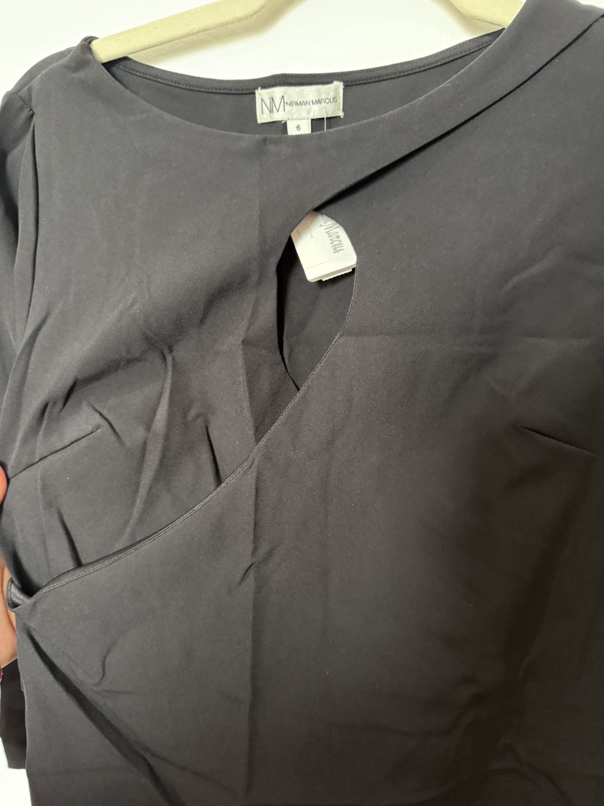 Neiman Marcus Neiman Marcus women dress size 6 Size M / US 6-8 / IT 42-44 - 2 Thumbnail