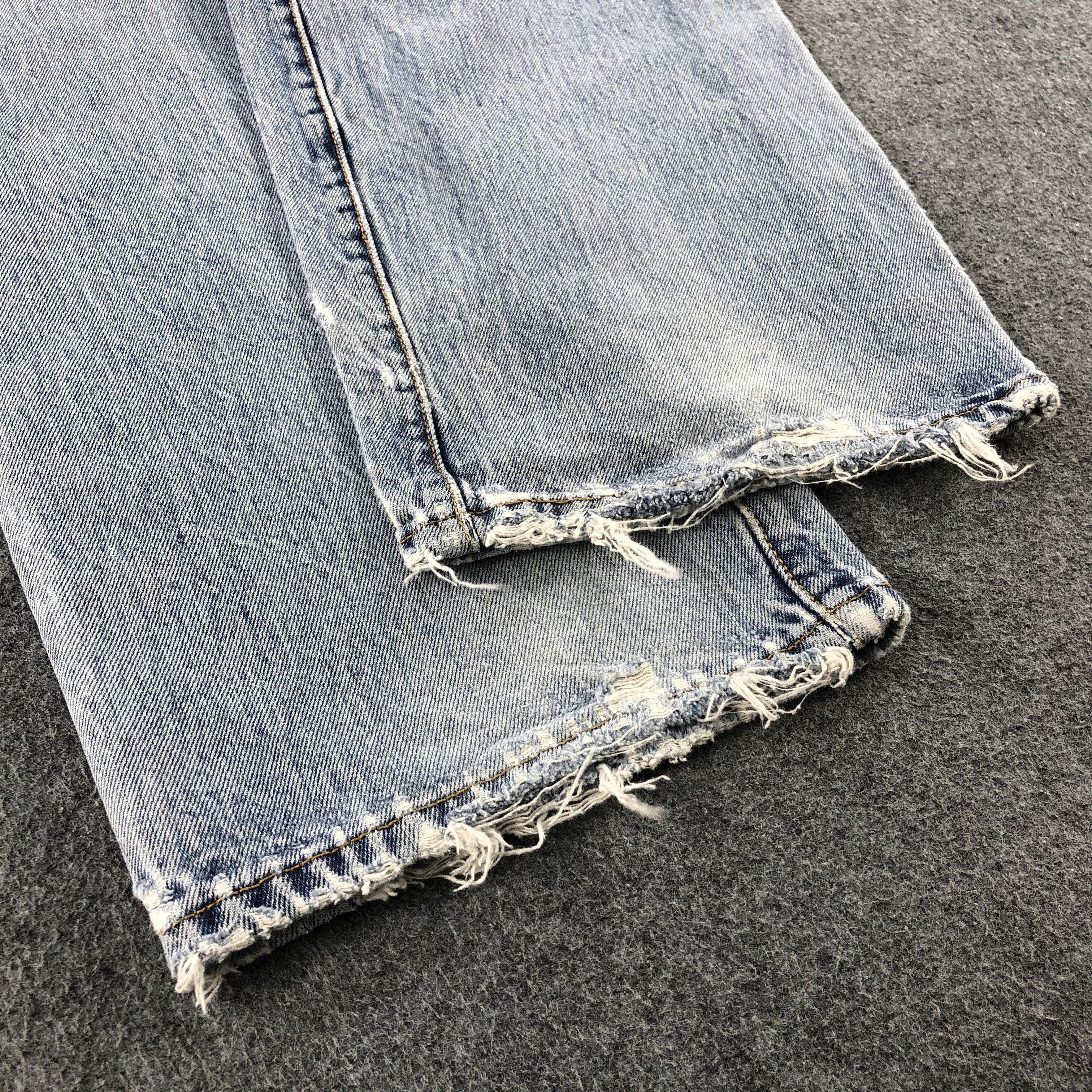 Levi's Vintage 90s Light Wash Levis 501 Distress Jeans-J1274 Size US 37 - 6 Thumbnail
