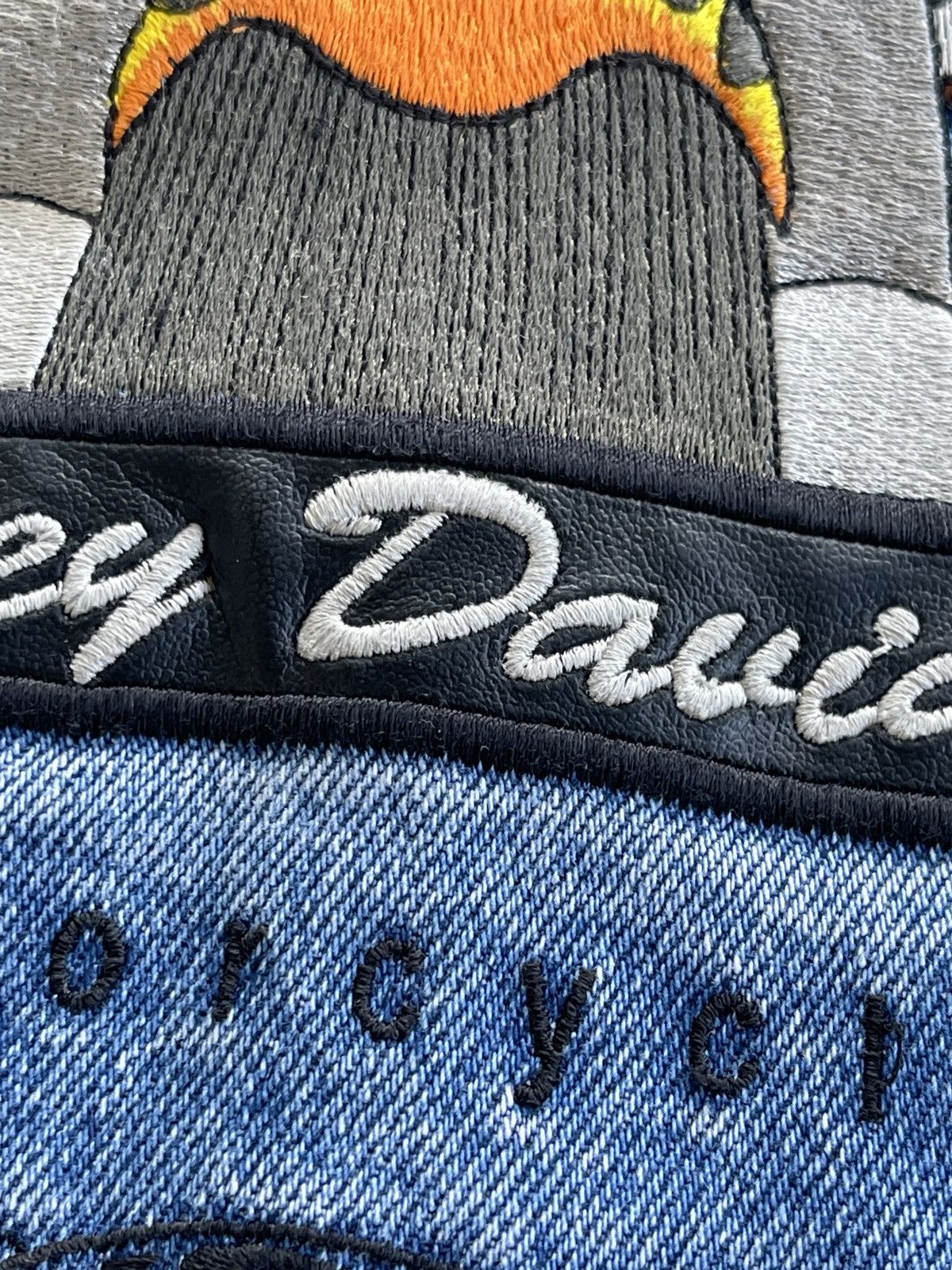 Harley Davidson Vintage Harley Davidson X Warner Bros Denim Jacket Size US L / EU 52-54 / 3 - 13 Thumbnail